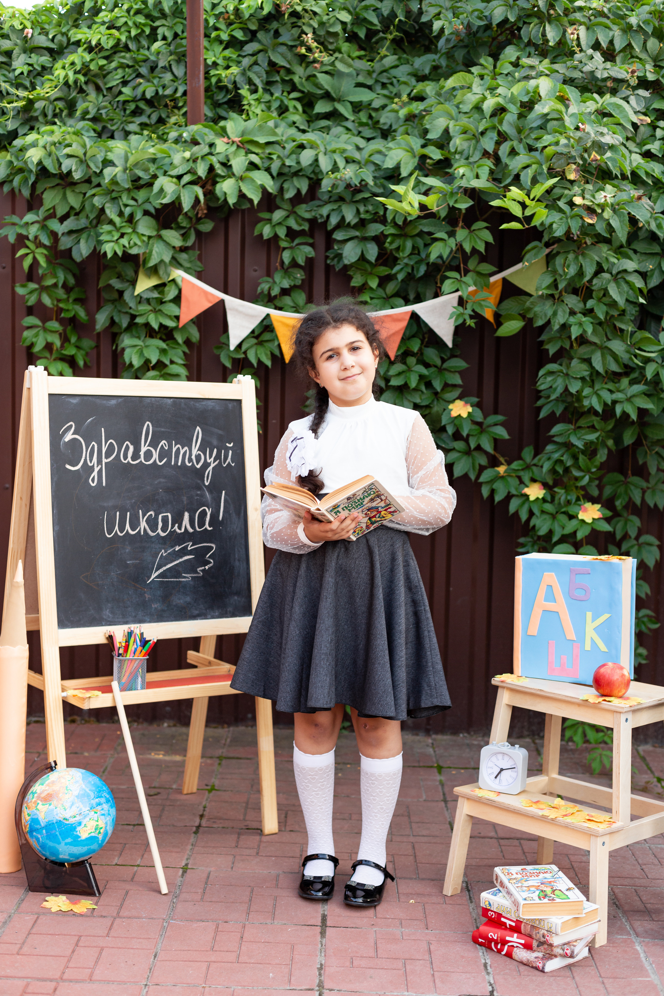 Фотопроект «Здравствуй школа». «ФотоЛерия» ФОТОГРАФ ВЫПУСКНЫЕ АЛЬБОМЫ