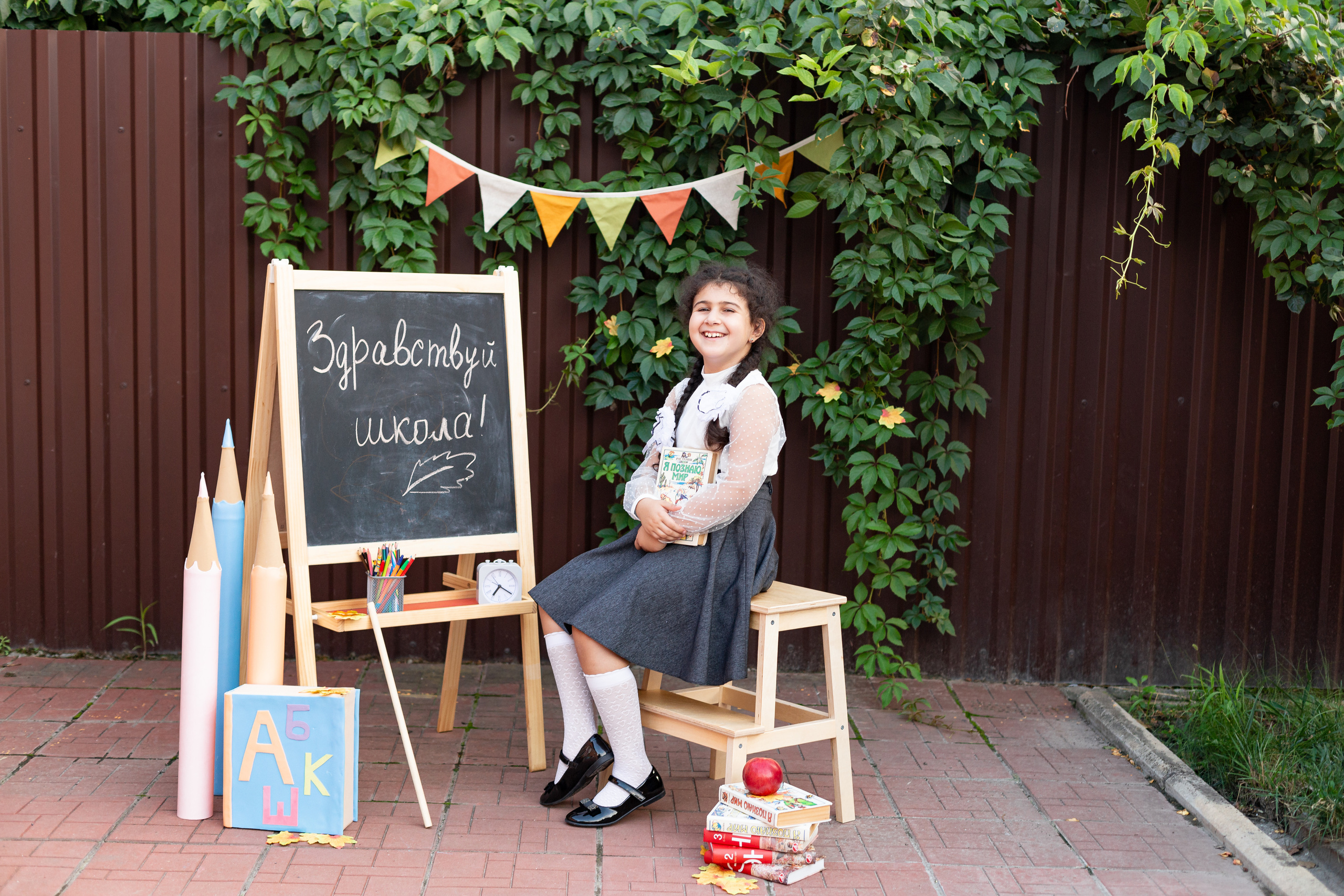 Фотопроект «Здравствуй школа». «ФотоЛерия» ФОТОГРАФ ВЫПУСКНЫЕ АЛЬБОМЫ