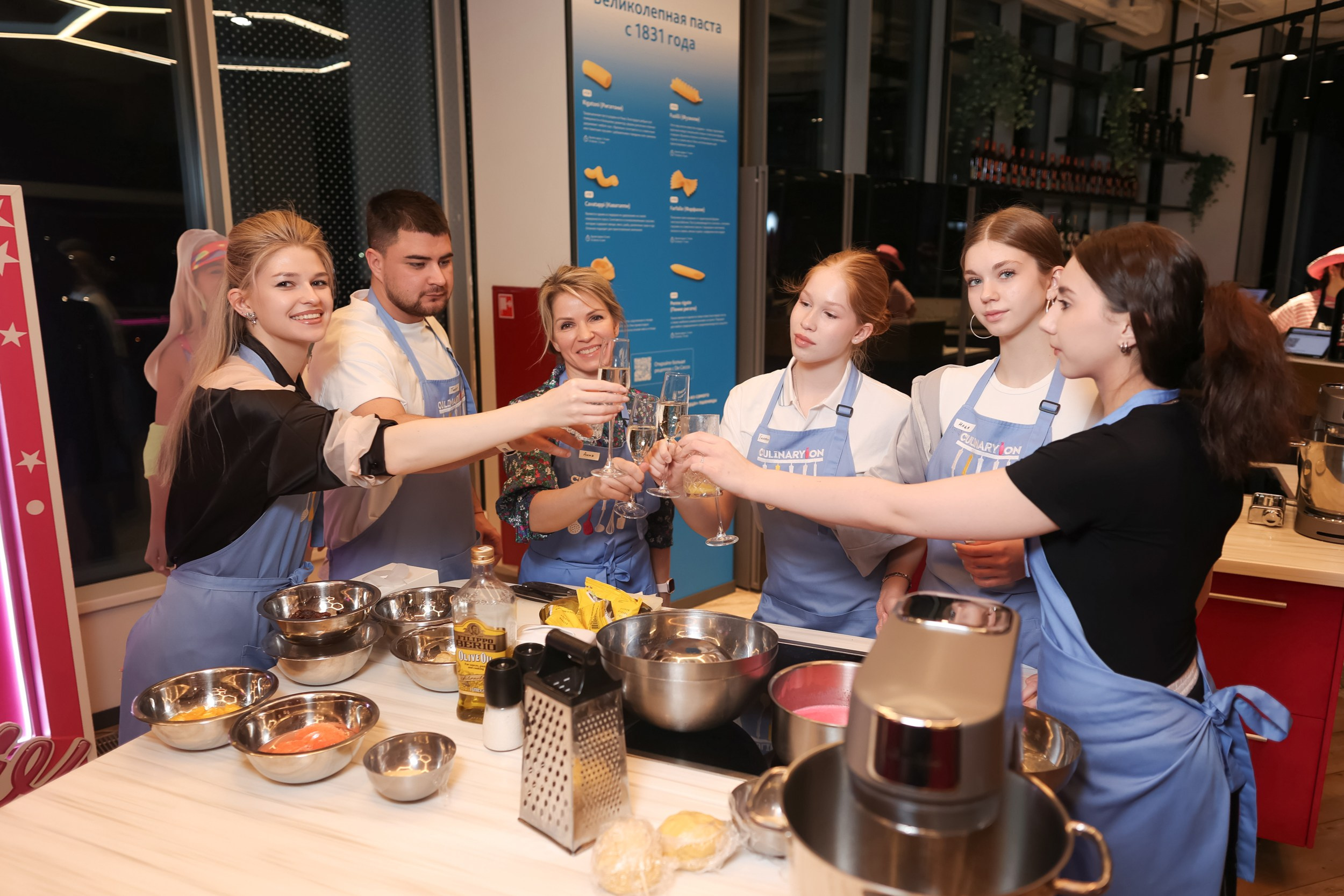 Вечеринка 8 марта в EventyOn. Репортажный фотограф видеограф в Москве Ольга Плаксина