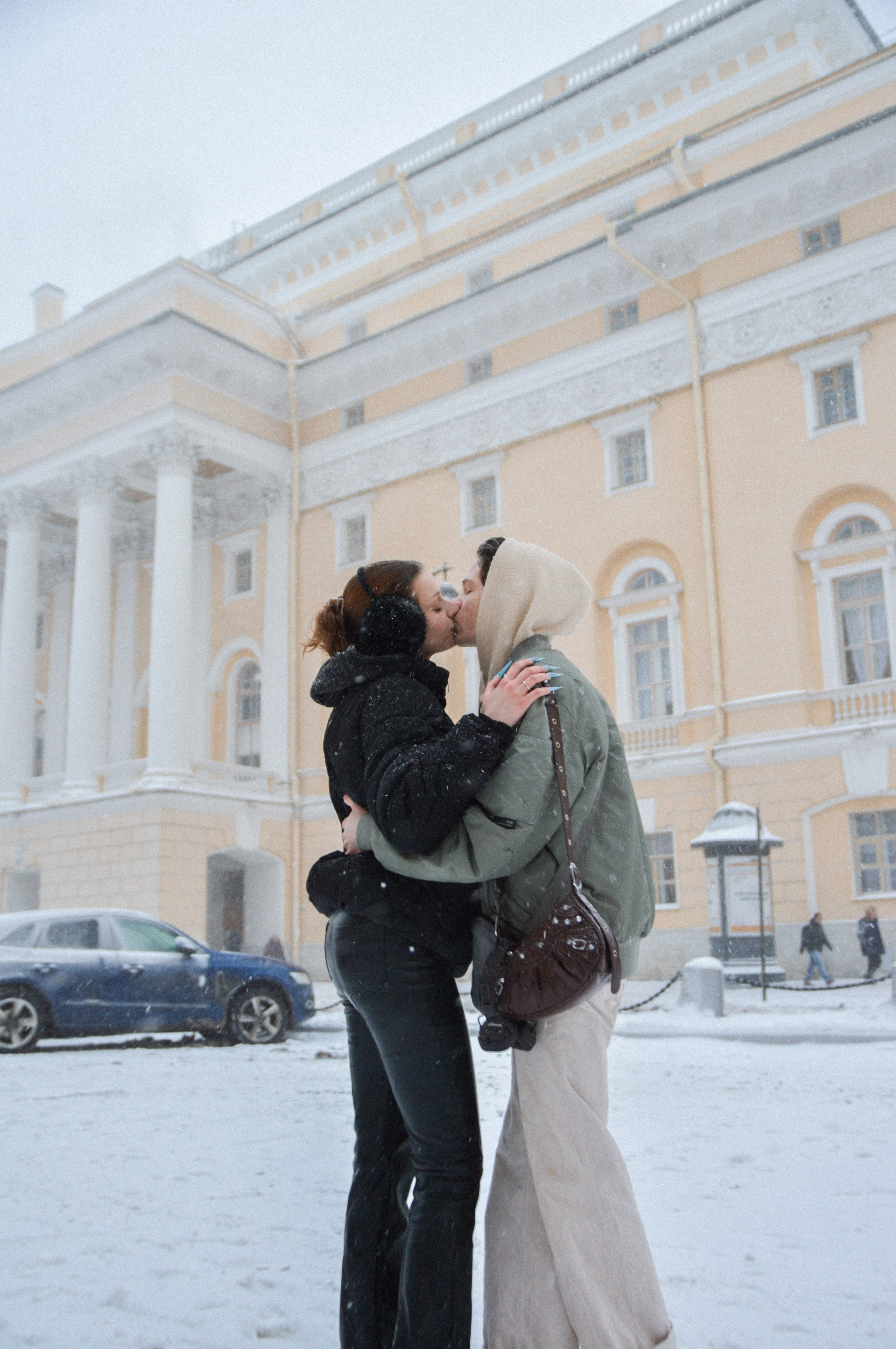 Под снегом. Питерский фотограф