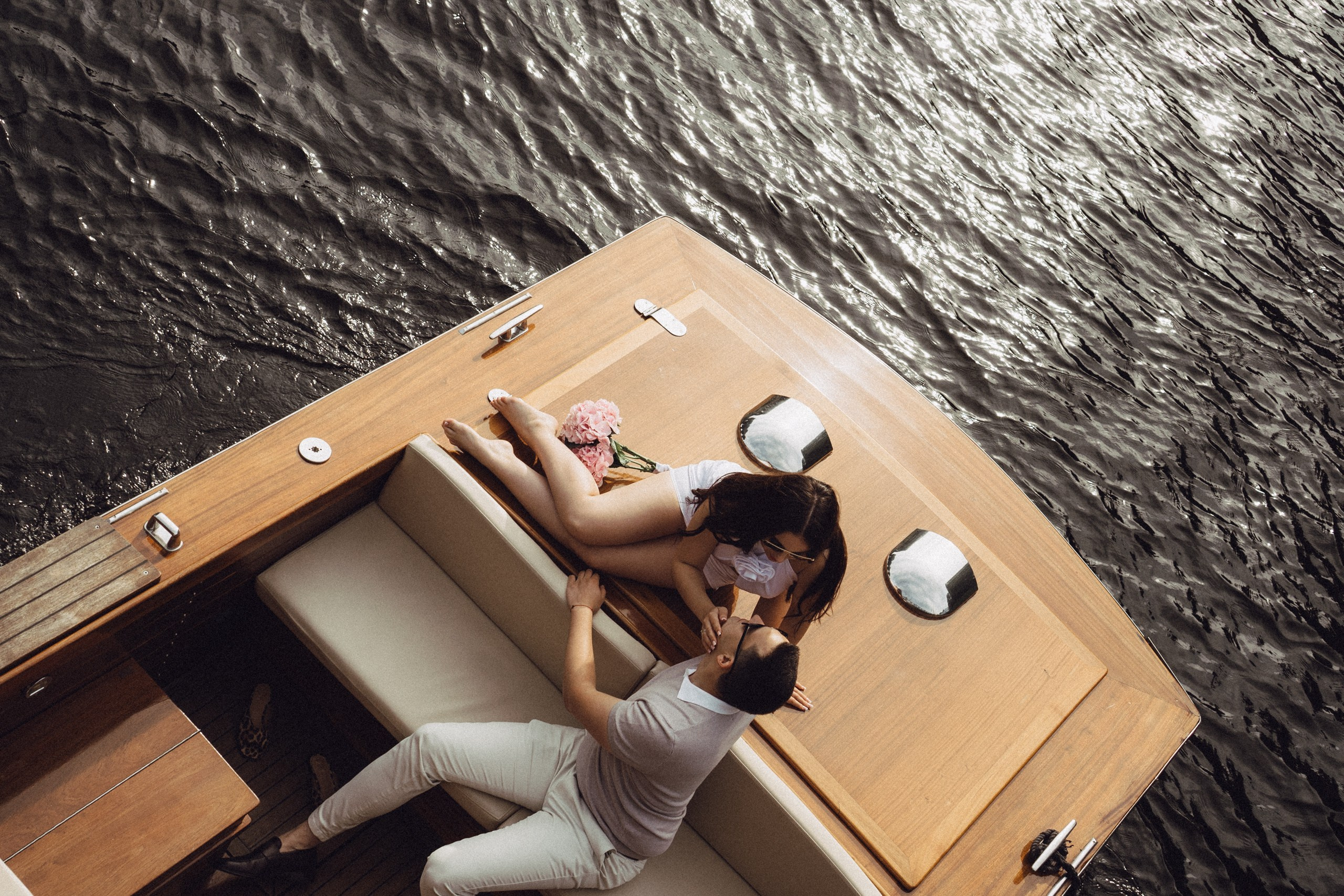 СВАДЕНБНАЯ СЬЕМКА НА КАТЕРЕ ПО КАНАЛАМ САНКТ-ПЕТЕРБУРГА И В АКВАТОРИИ НЕВЫ. Профессиональный фотограф, Санкт-Петербург — Виктория Богомолова