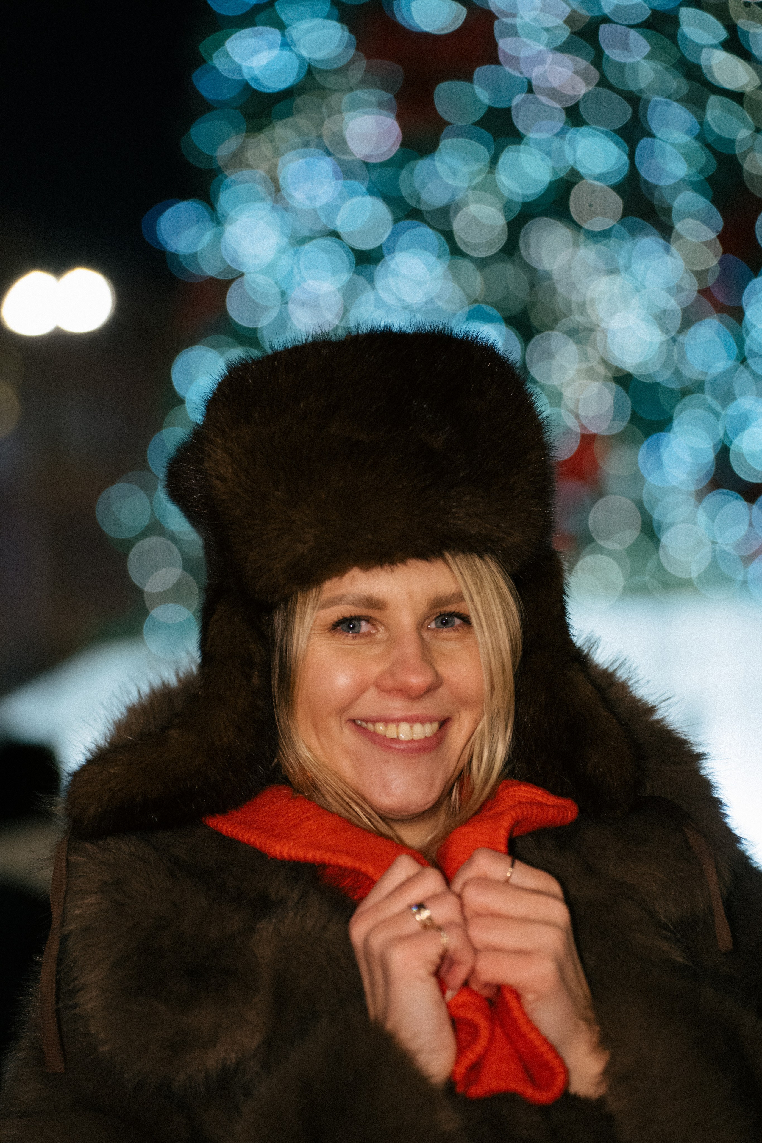 ПРОГУЛКА НА МАНЕЖНОЙ ПЛОЩАДИ ДЛЯ ДЕВУШКИ ПЕРЕД НОВЫМ ГОДОМ (НОВОГОДНЯЯ ФОТОСЕССИИЯ НА МАНЕЖНОЙ ПЛОЩАДИ). Профессиональный фотограф, Санкт-Петербург — Виктория Богомолова