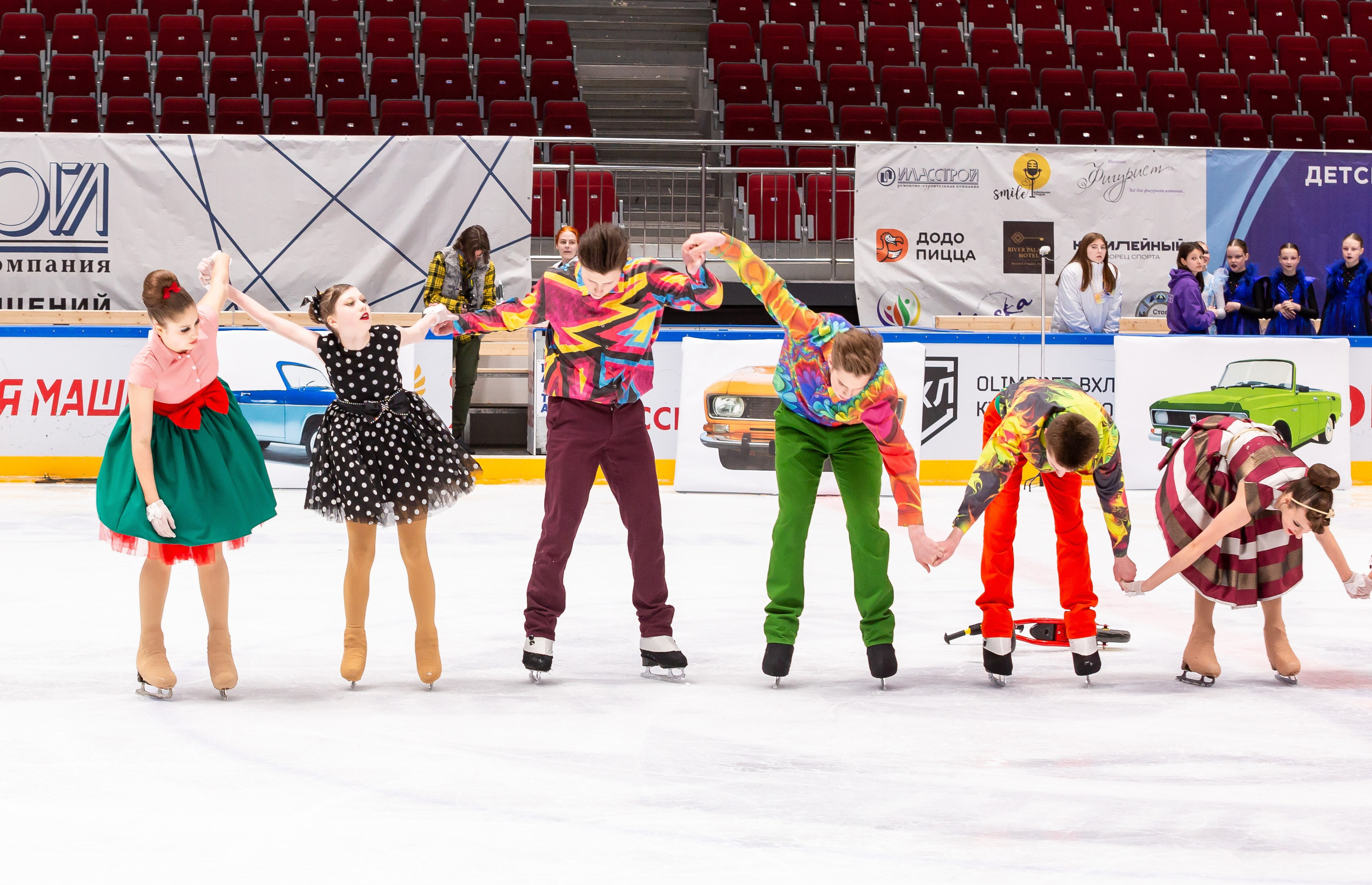 VII Ежегодный фестиваль массовых танцев на льду и фигурного катания «Петровский лёд» Санкт-Петербург 2024. Репортажный фотограф в Москве