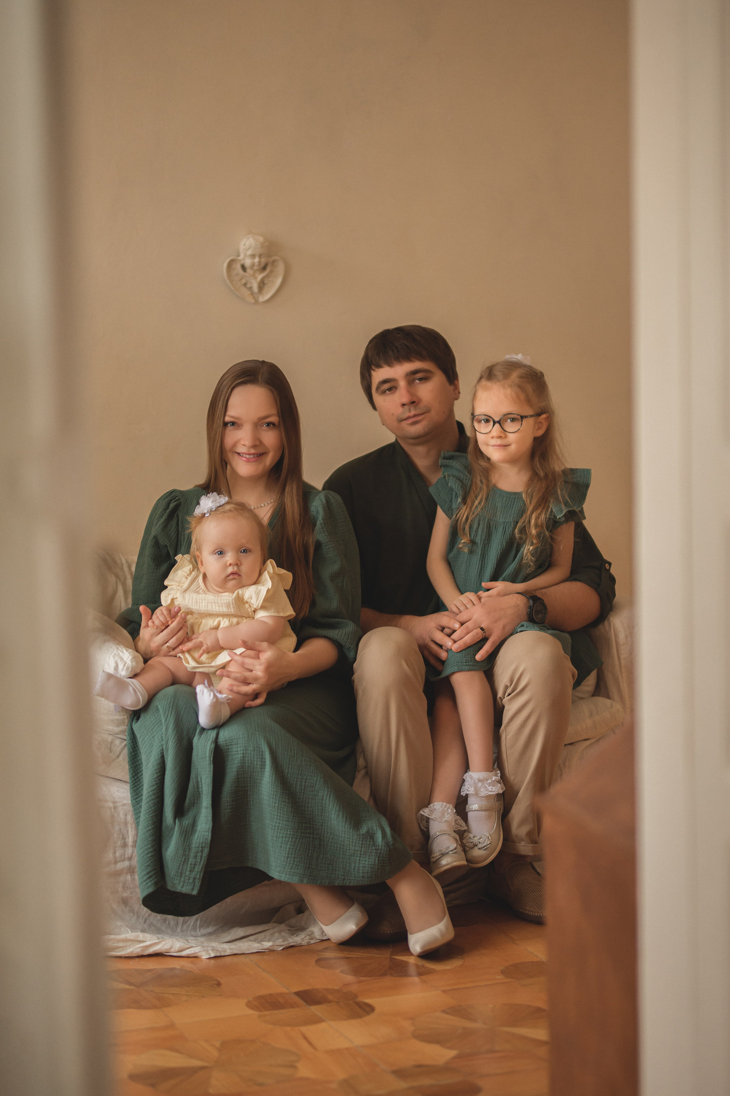 Паша, Юля, Кира и Верочка. Фотограф Таинств Крещения и Венчания в г. Курске