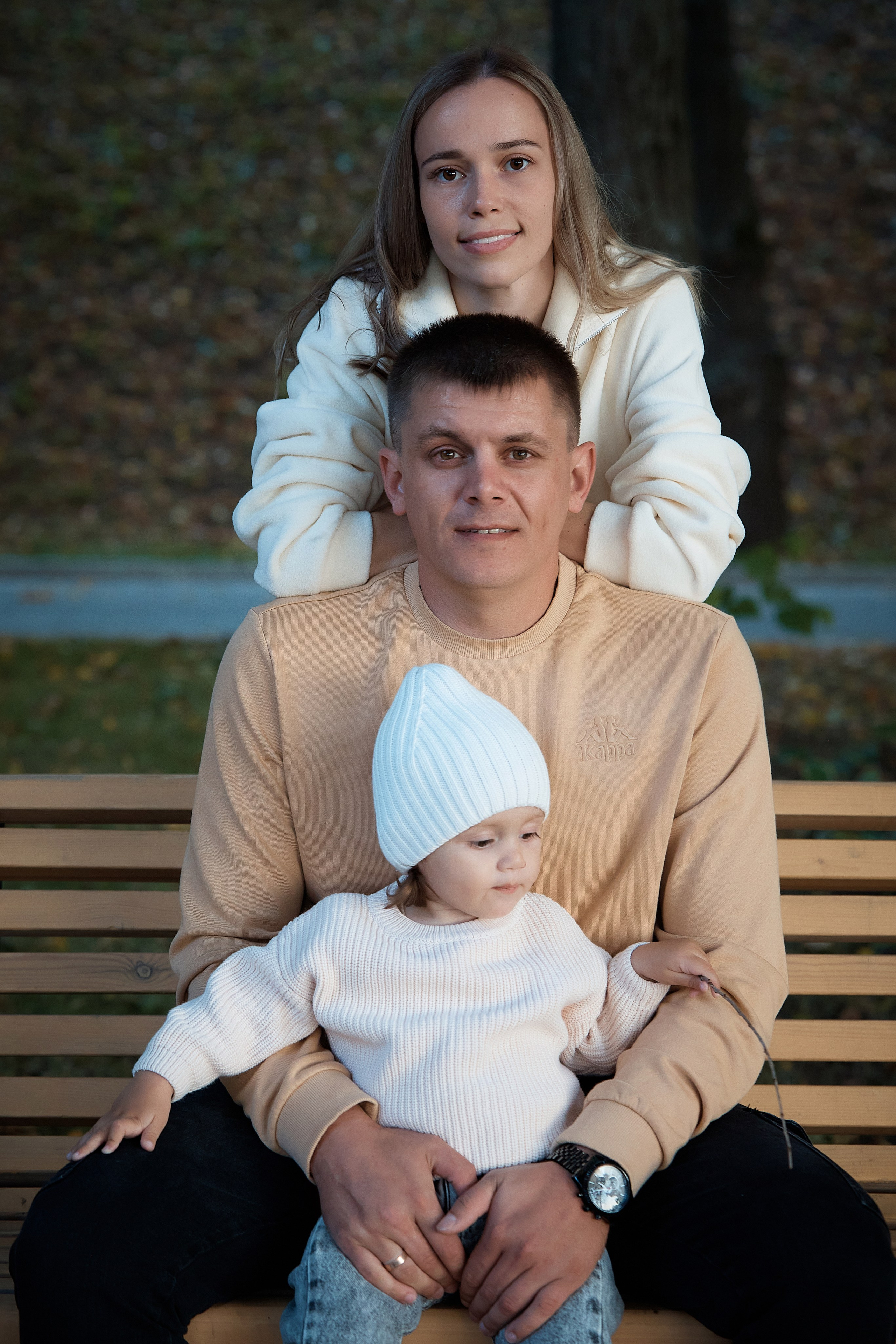 Прогулка в Алесандровском саду. Надя и Дима с дочей. Татьяна Бабаева — Фотограф