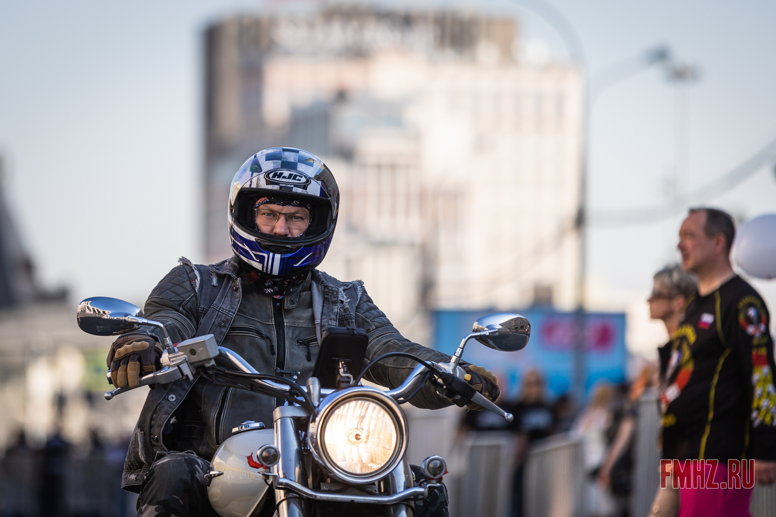 Закрытие Мотосезона 2023 на проспекте Академика Сахарова. Фотограф Владимир Охрименко
