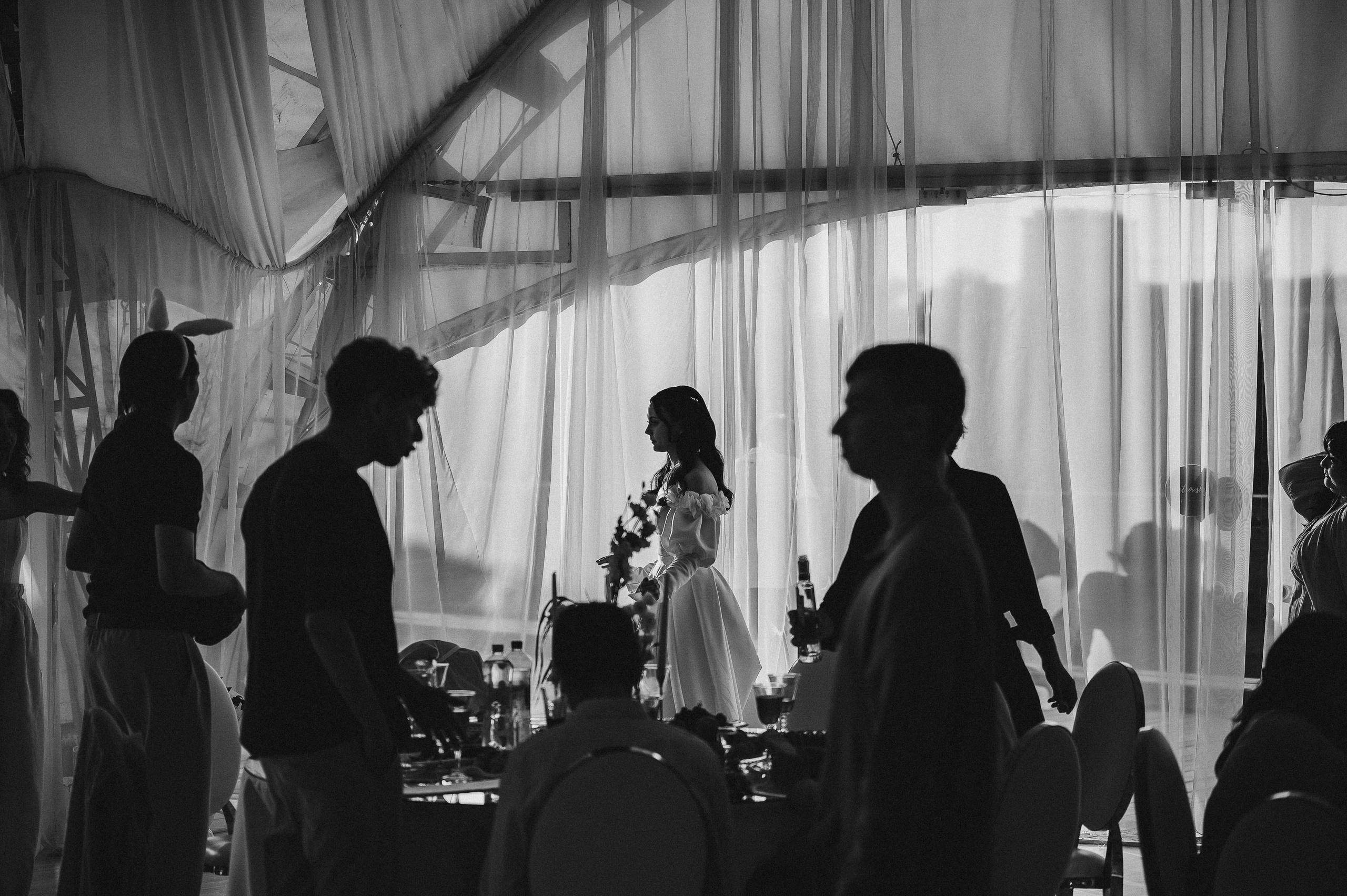 Одним солнечным днем на берегу реки. Евгений Нисковских — свадебный и репортажный фотограф в Тюмени