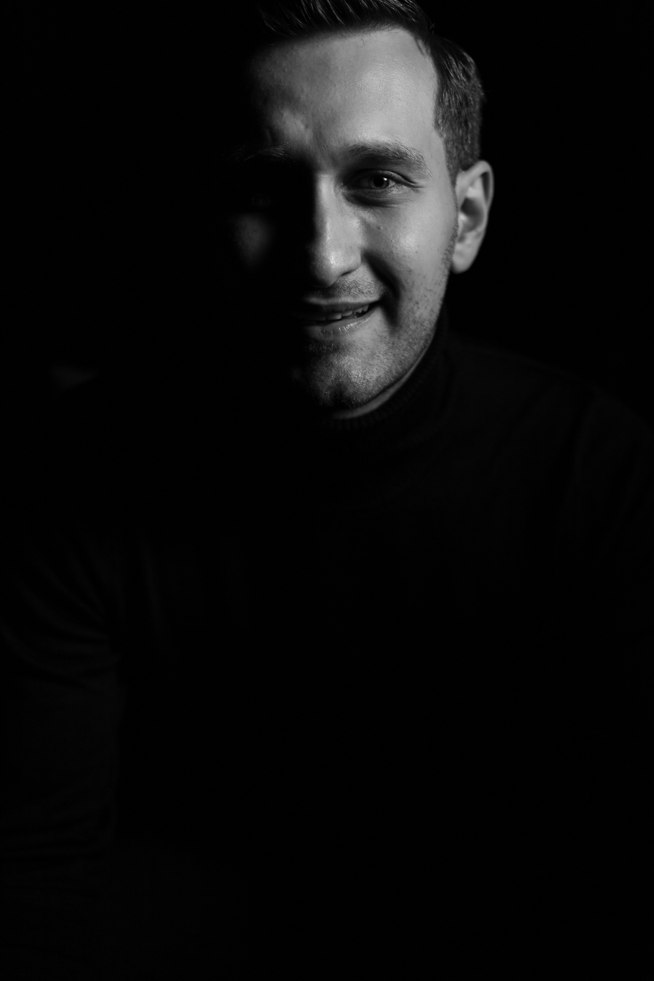 Мужской портрет в студии Иркутск. Свадебный Фотограф в Иркутске Екатерина Елисеева