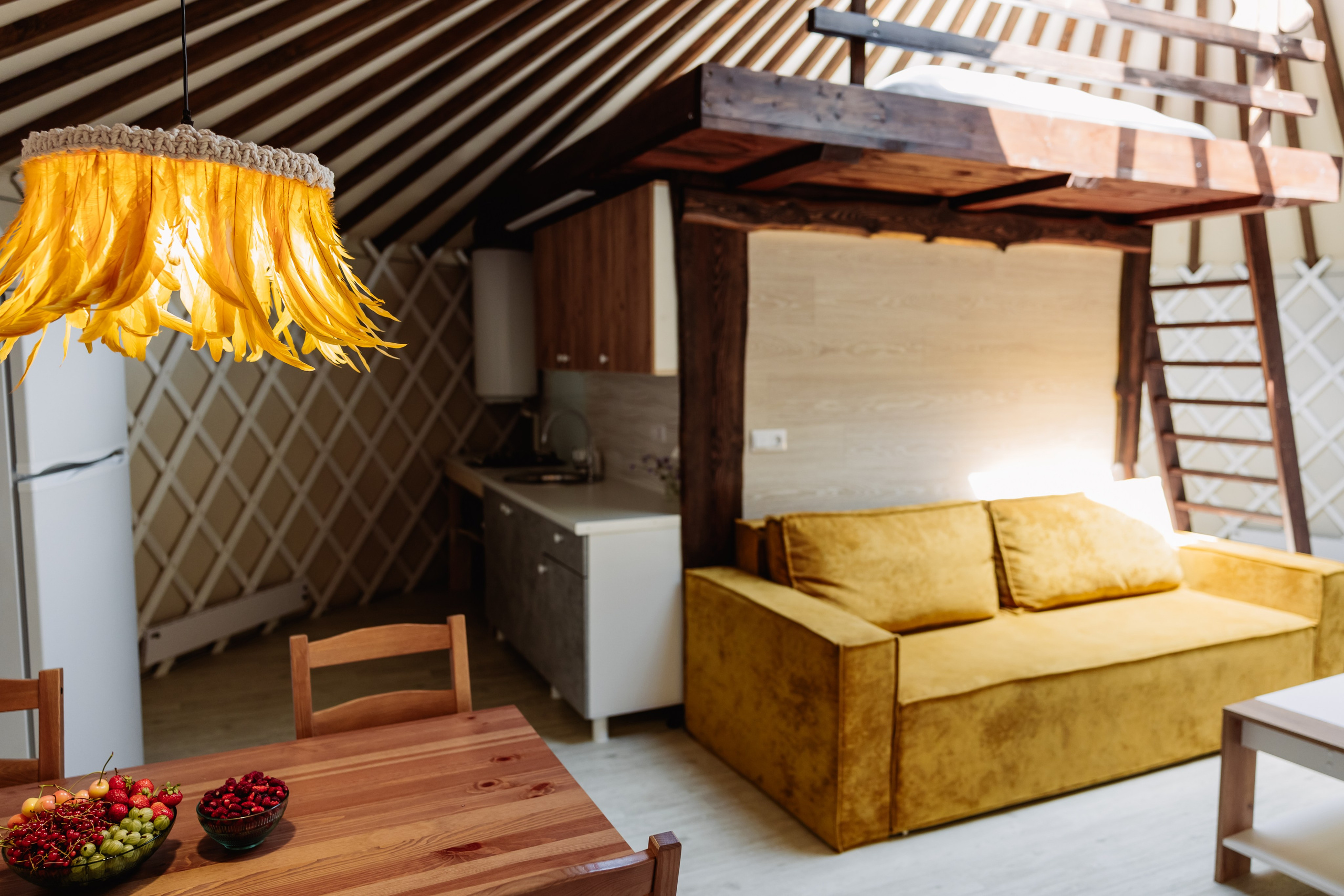 БЕРЕЗКА ВИЛАДЖ | Глэмпинг в Коломне | Юрта «Янтарная». ФОТОГРАФ ИРИНА ШАМАТАВА