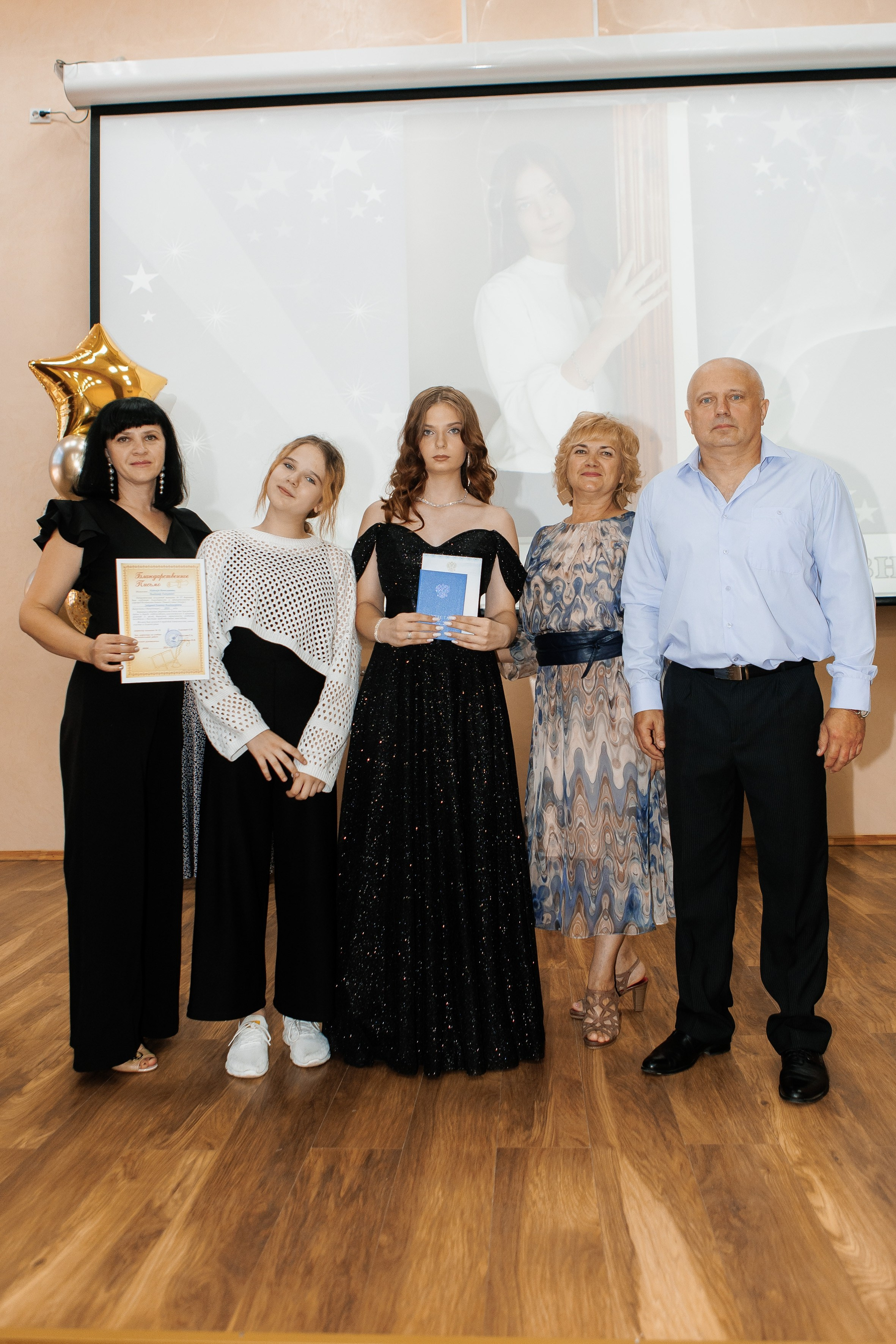 Выпускной Гимназия 12 2024 г. Свадебный и портретный Фотограф в Липецке Дмитрий Котюков