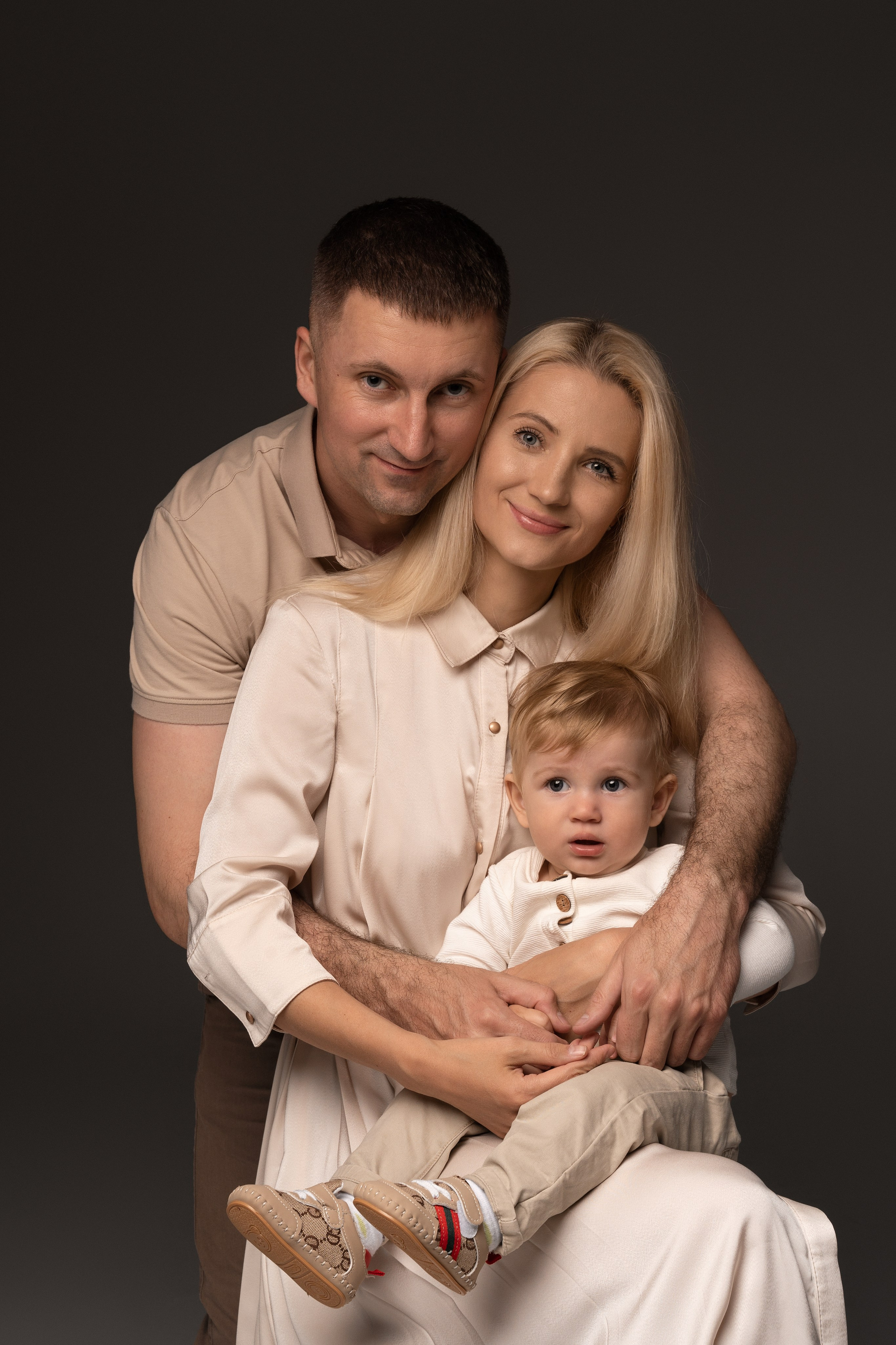 Материнство, семейная съёмка. Юлия Амели — фотограф беременности и материнства во Владивостоке