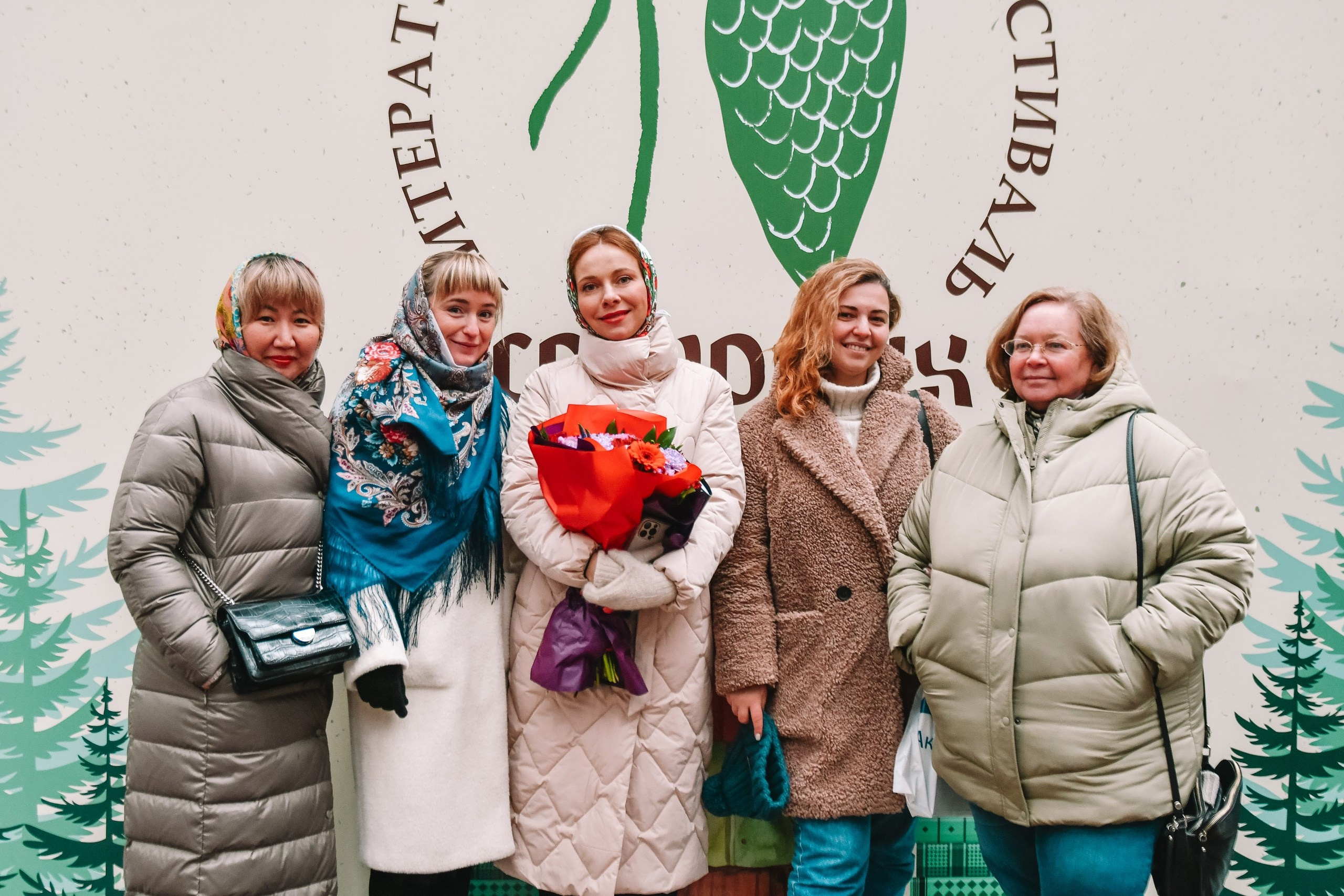 10 сосновых шишек. Kirillova Studio — мастерская декора и событий Юли Кирилловой