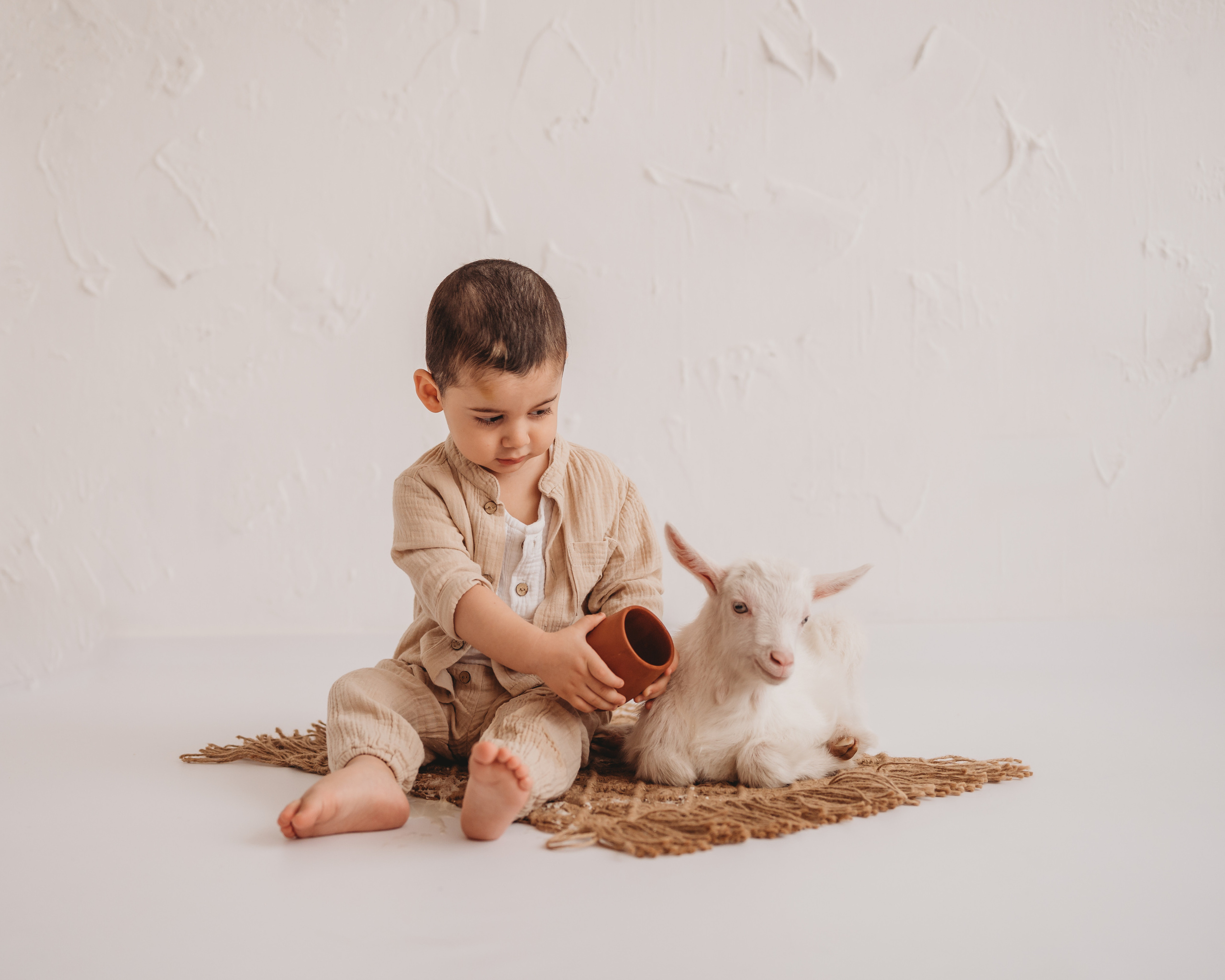Асланчик и козленок. Детский и семейный фотограф Ирина Гладких