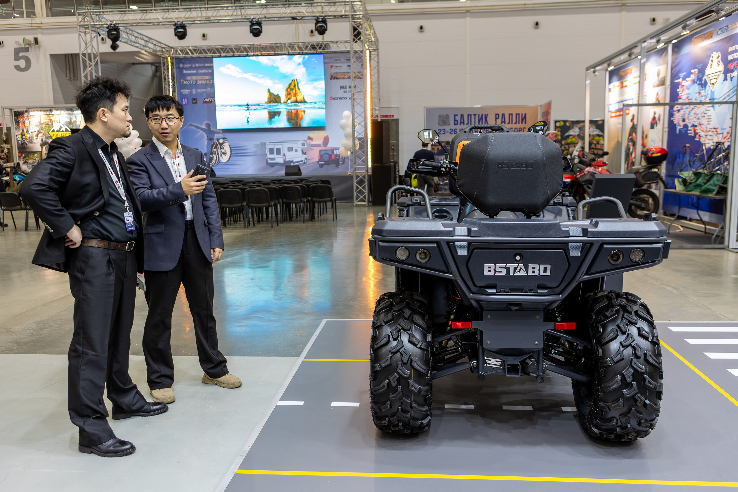 Стенд BSTABO. Reportage, studio, wedding, motorsport, commercial, photo shoot: Photographers Nikolai and Elena DvoTar