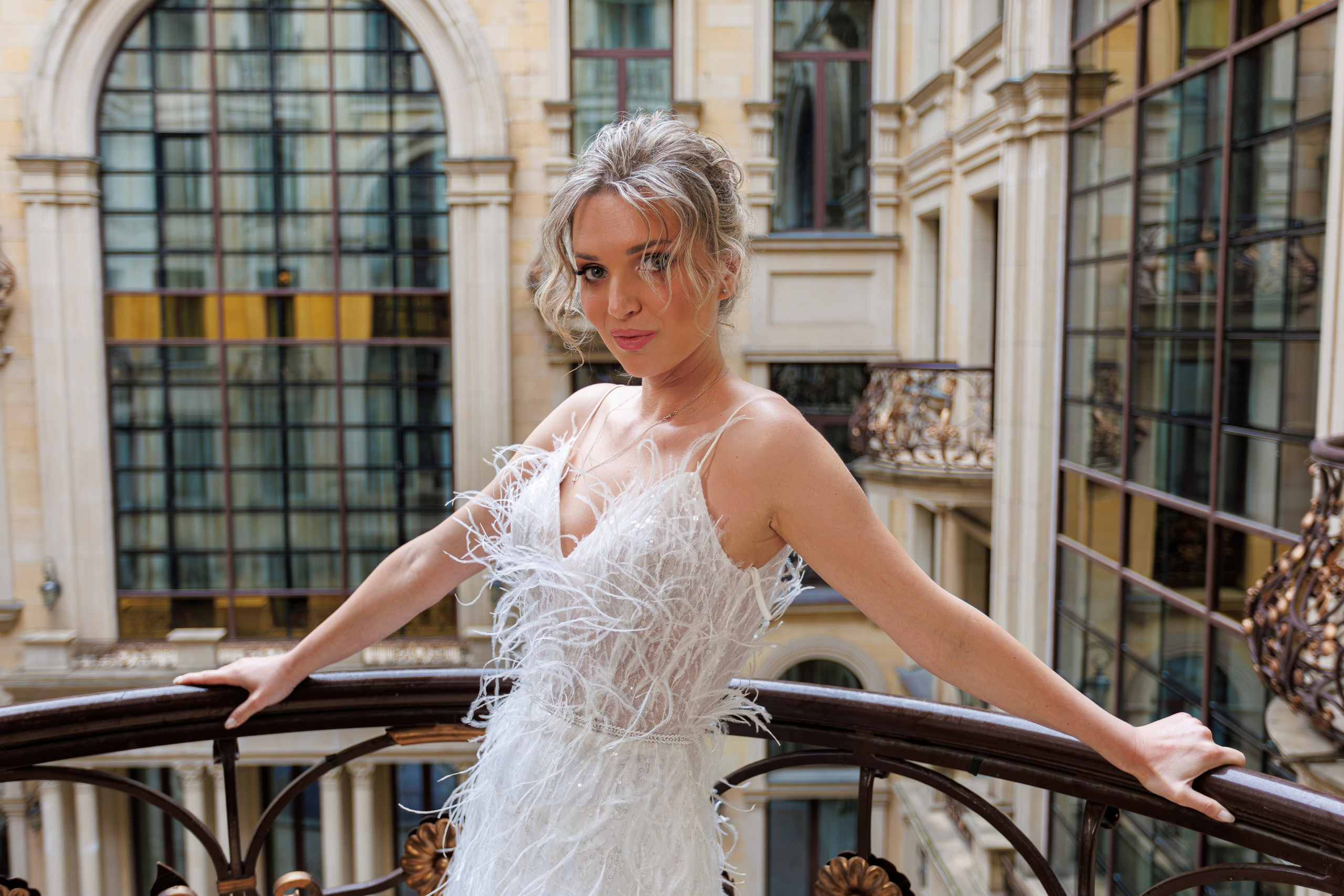 Свадебная фотосессия в отеле St. Regis Никольская. Свадебный фотограф Москва и МО Сергей Киржаев