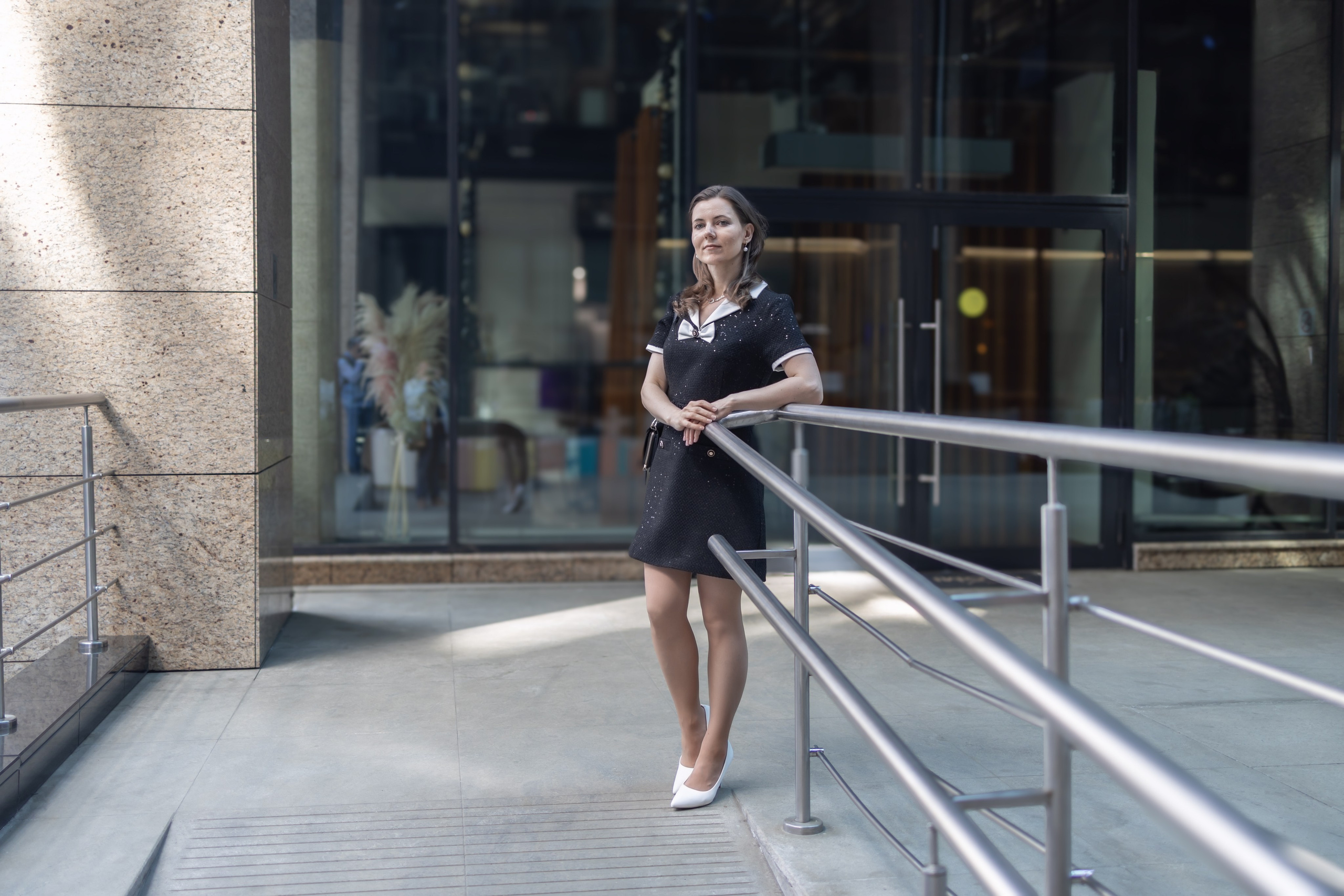 Бизнес стиль на Белой площади. Модель Ирина. Репортажный, семейный и студийный фотограф в Москве Демин Алексей