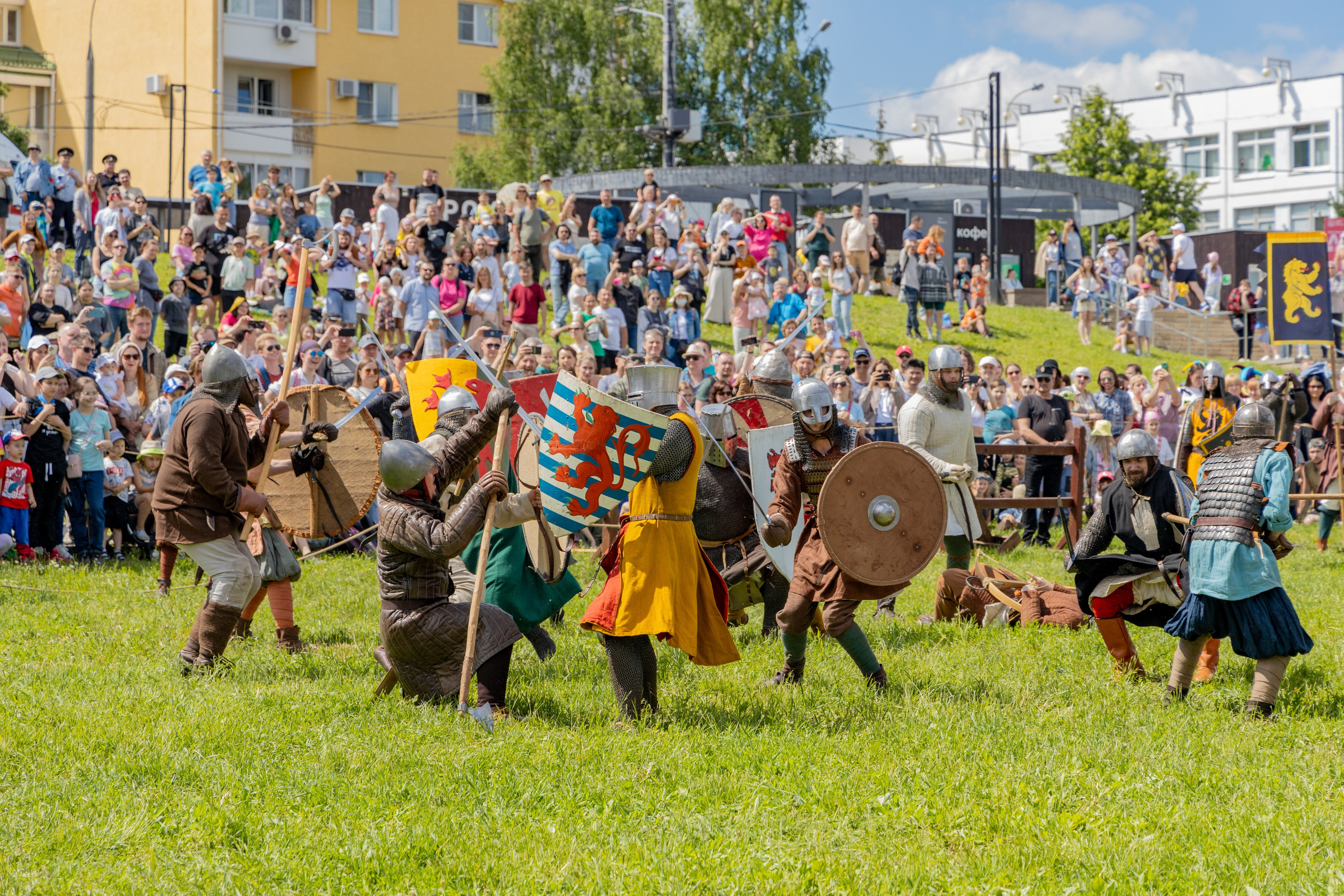 Земля Легенд: Солнце и медведь Фест. Репортажный, семейный и студийный фотограф в Москве Демин Алексей