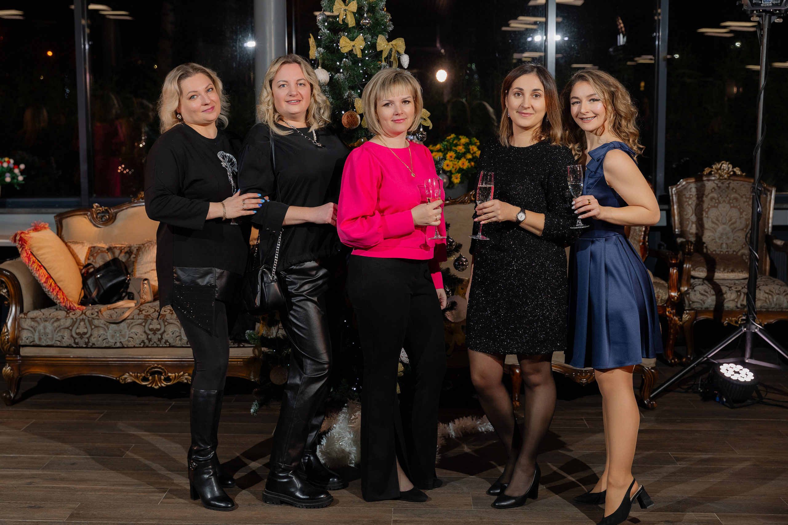 Корпоративная новогодняя фотосъемка для BELARUSBANK в Ресторане «Урарту». Свадебный фотограф в Минске/Беларуси Сергей Спиридонов