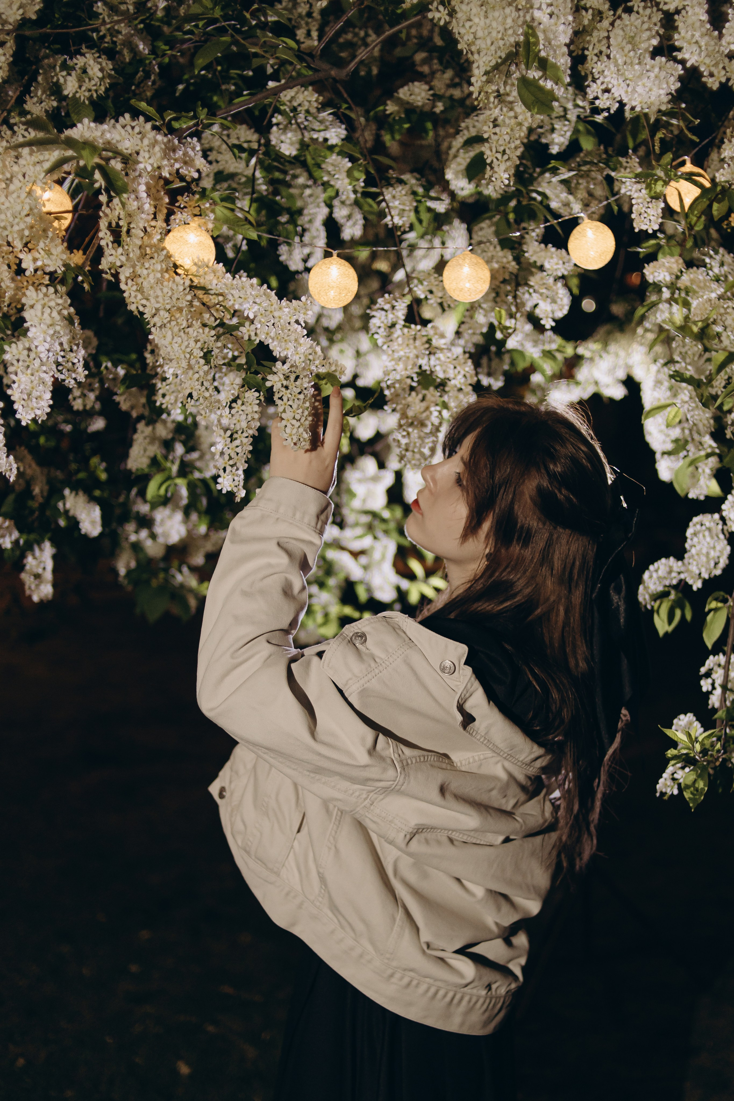 Ангелина. Ночь и цветы. Фотограф Регина Крикунова г. Красноярск