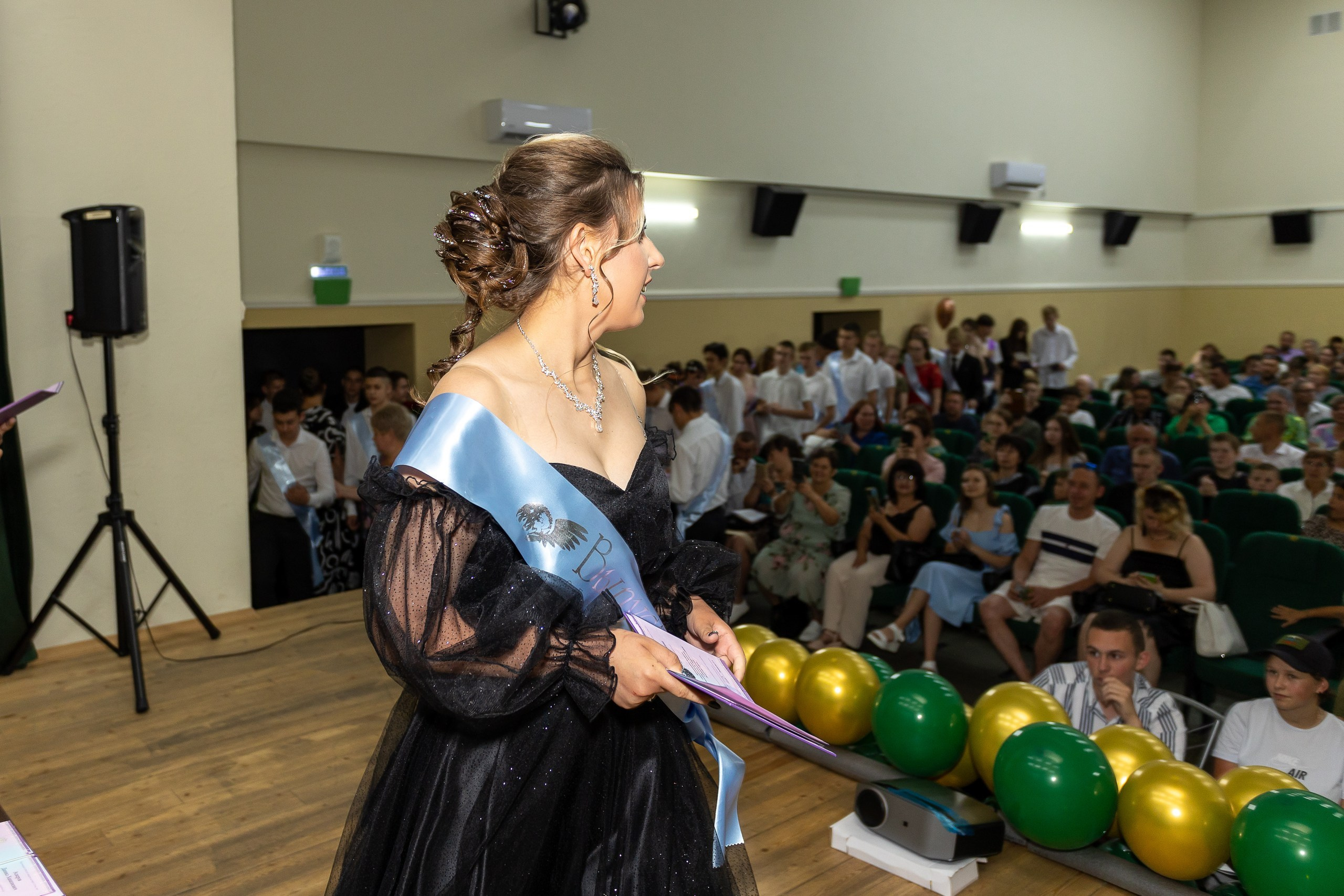 Вручение аттестата и выпускной вечер. Выпускные альбомы Майкоп, Краснодар Елена Золотарева