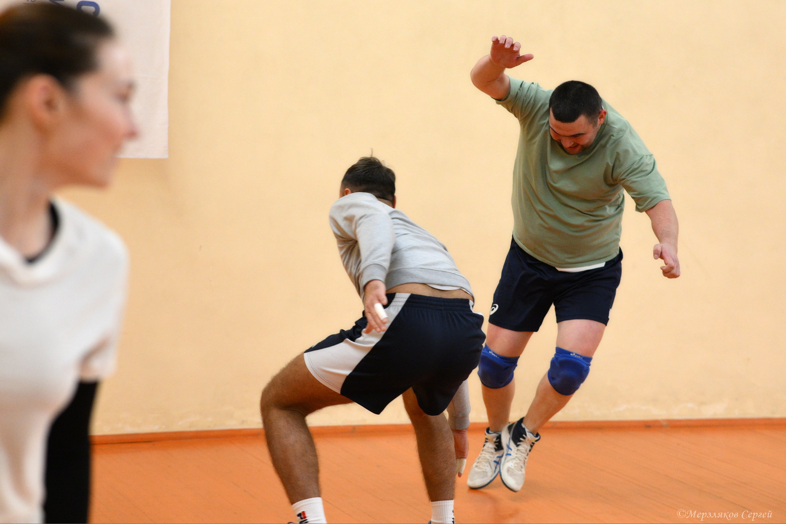 Новогодний турнир по волейболу. Ижевск. 15.12.2023. Спортивный репортажный фотограф в Ижевске Сергей Мерзляков