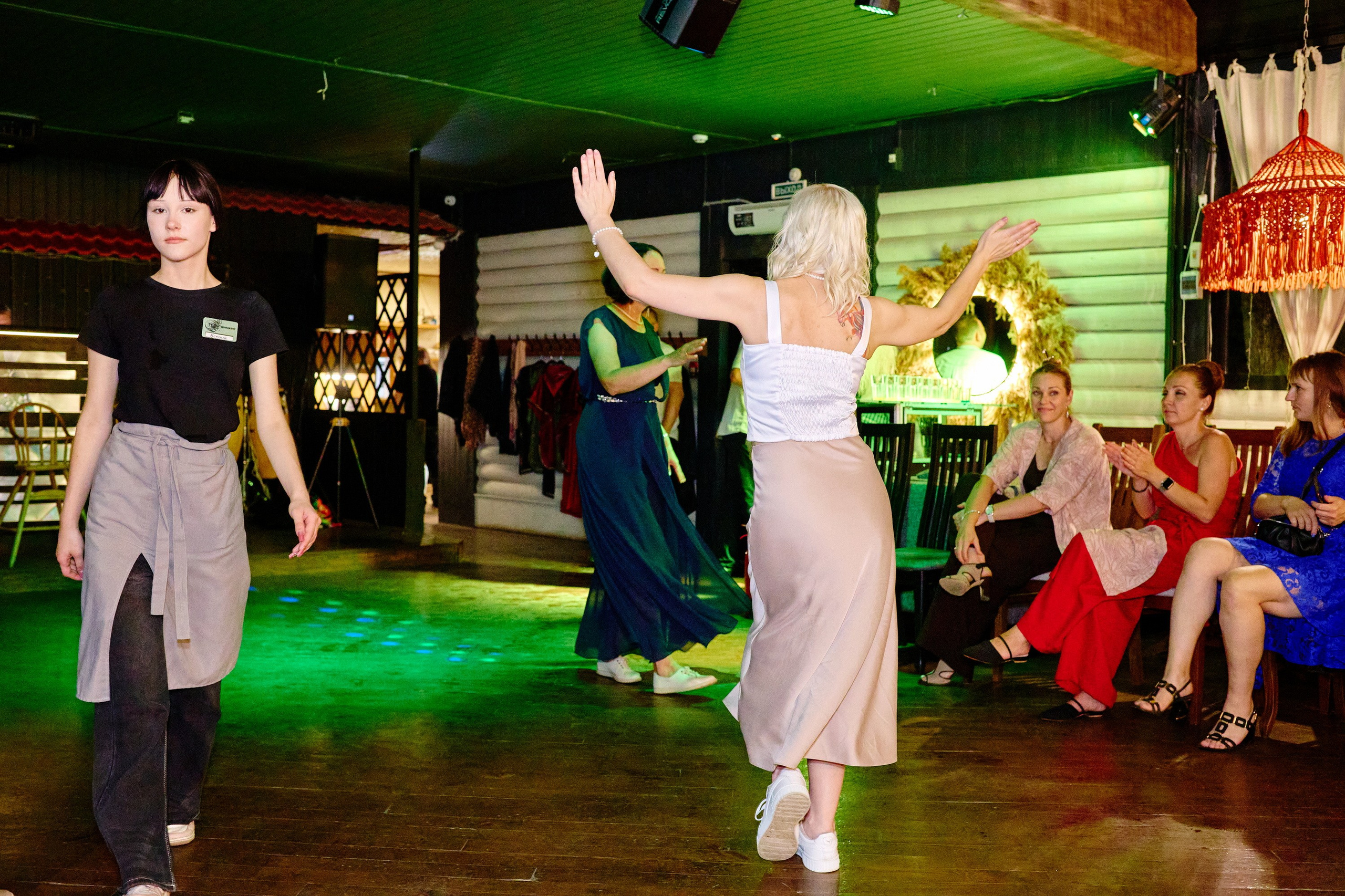 Выпускной 35 Сош. Фотограф Выпускные альбомы Таганрог Сергей Коробченко