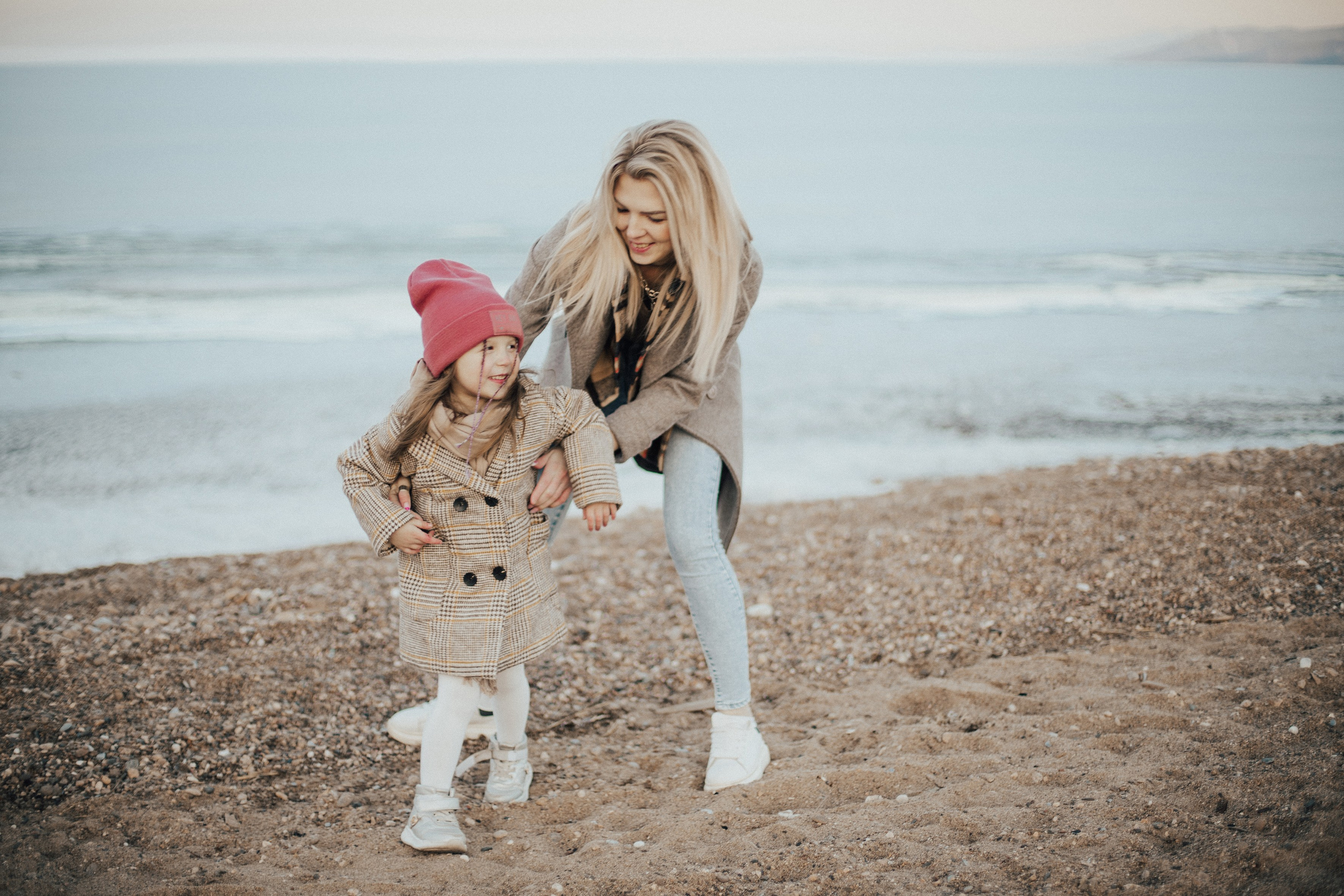 Алиса с мамой на Байкале. Фотограф Слюдянка Иркутск Наталья Кургина