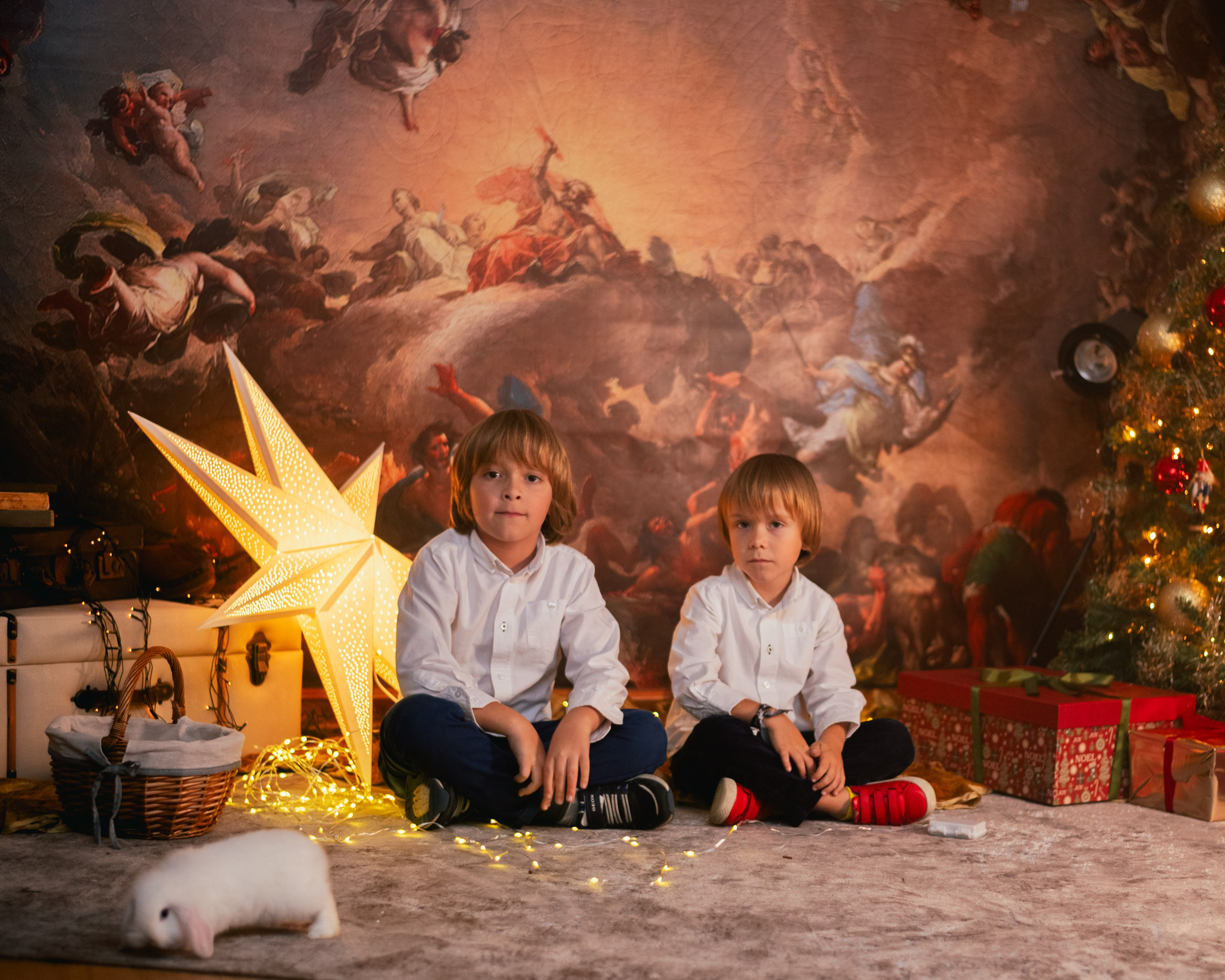 CHRISTMAS FOR VIKTOR AND ALEKSANDR. Anastasiia Antoniuk portrait, family and couple photographer, Portugal