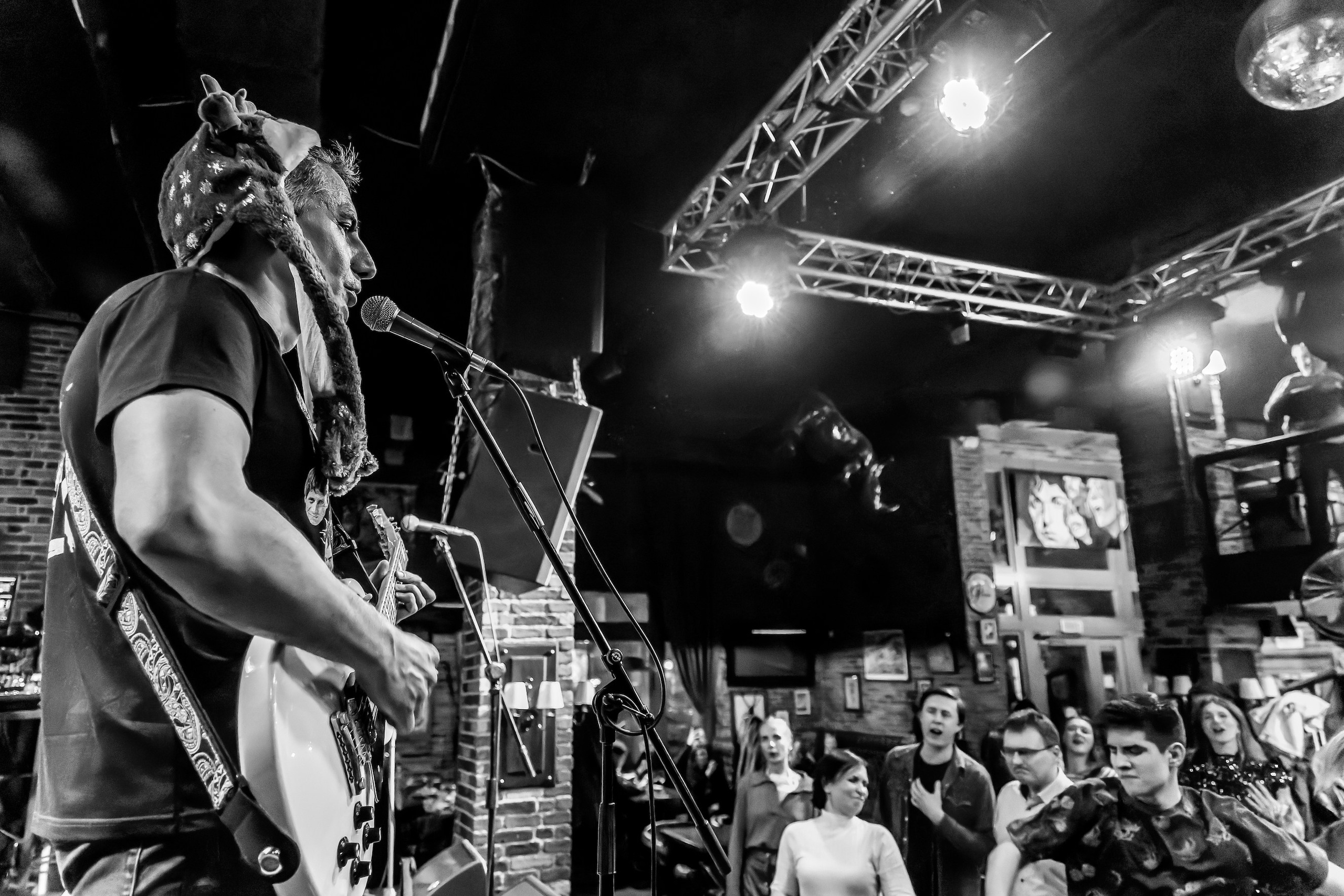 LifePub 29.03.2023. Московская кавер-группа BankBand