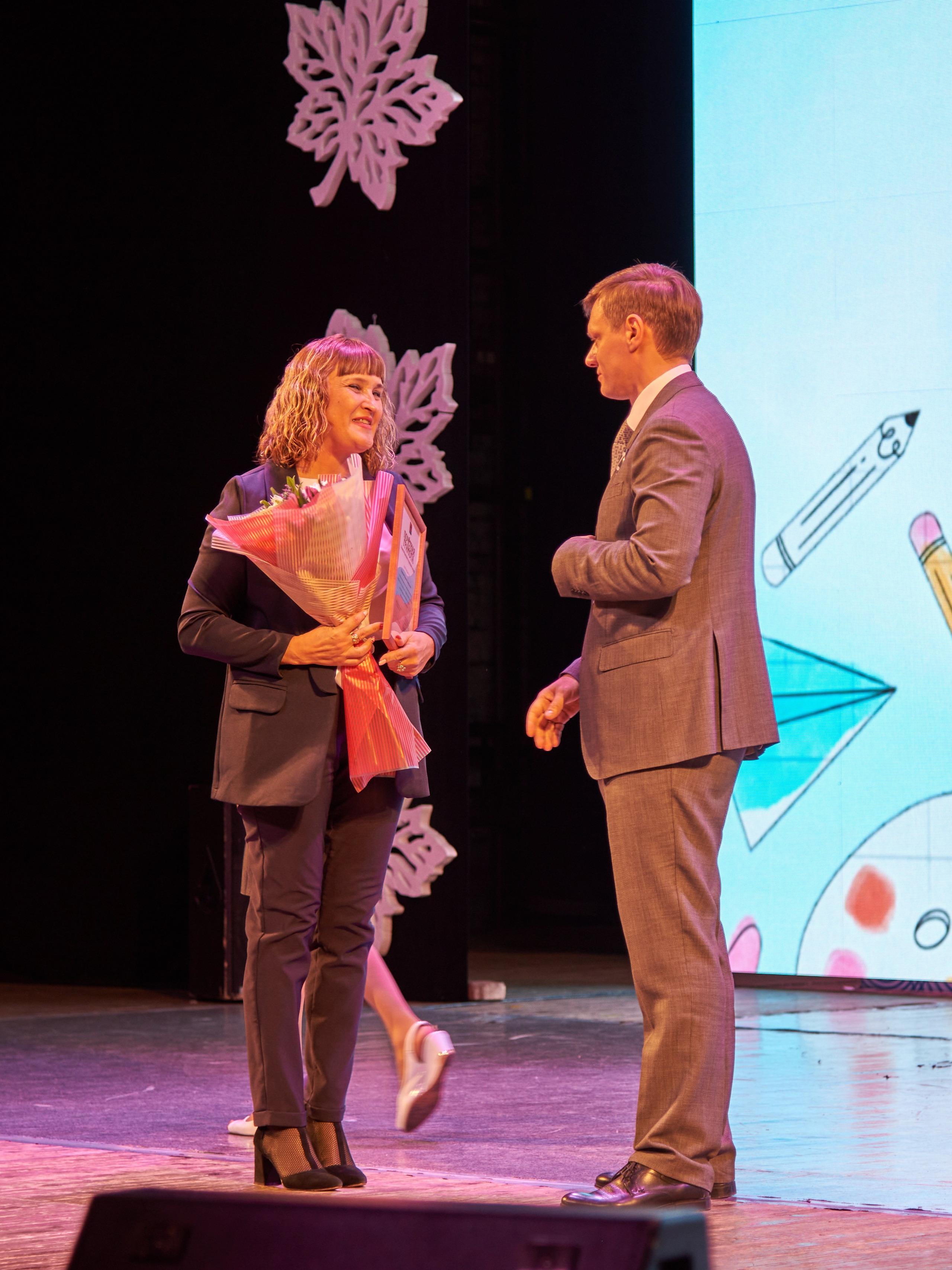 День учителя 2022. [fXph] Фотограф Масликов Илья. Съёмка мероприятий в Ленинске-Кузнецком