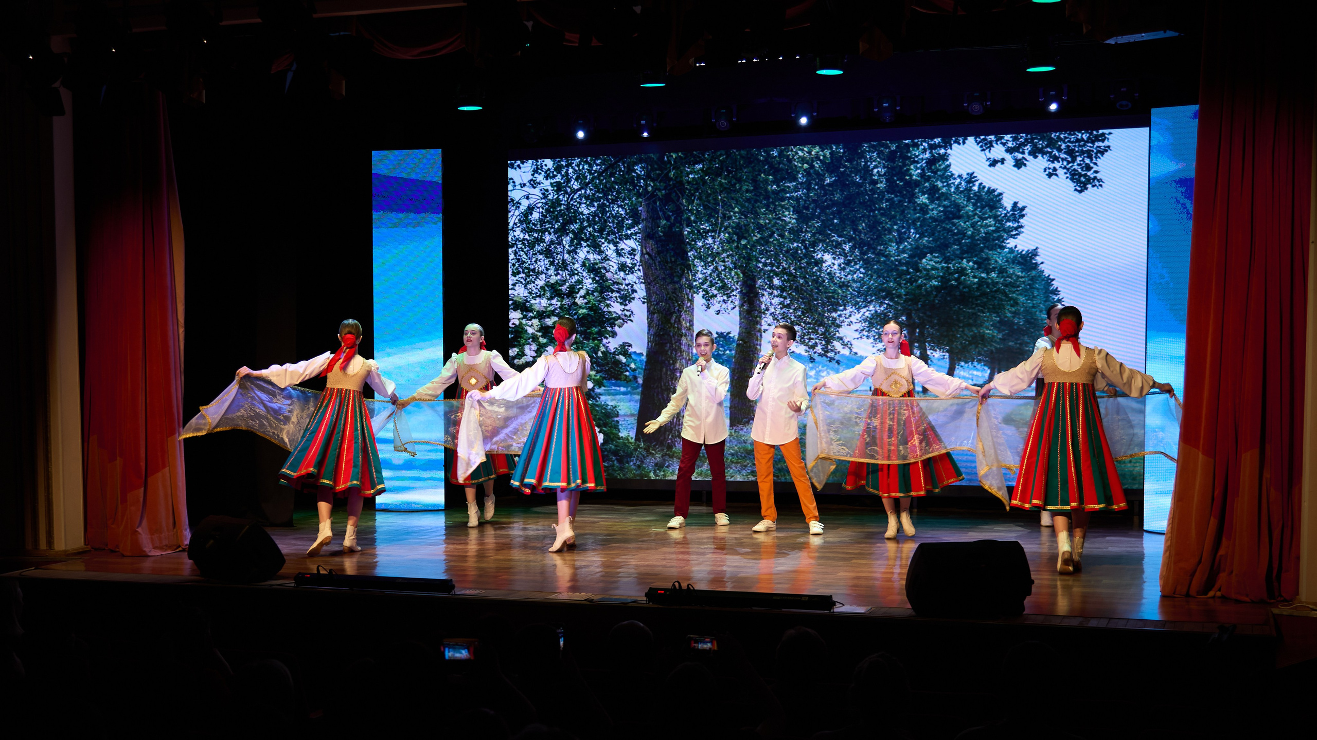 Концерт учащихся ДШИ № 18 «Мы делаем выбор сами». [fXph] Фотограф Масликов Илья. Съёмка мероприятий в Ленинске-Кузнецком