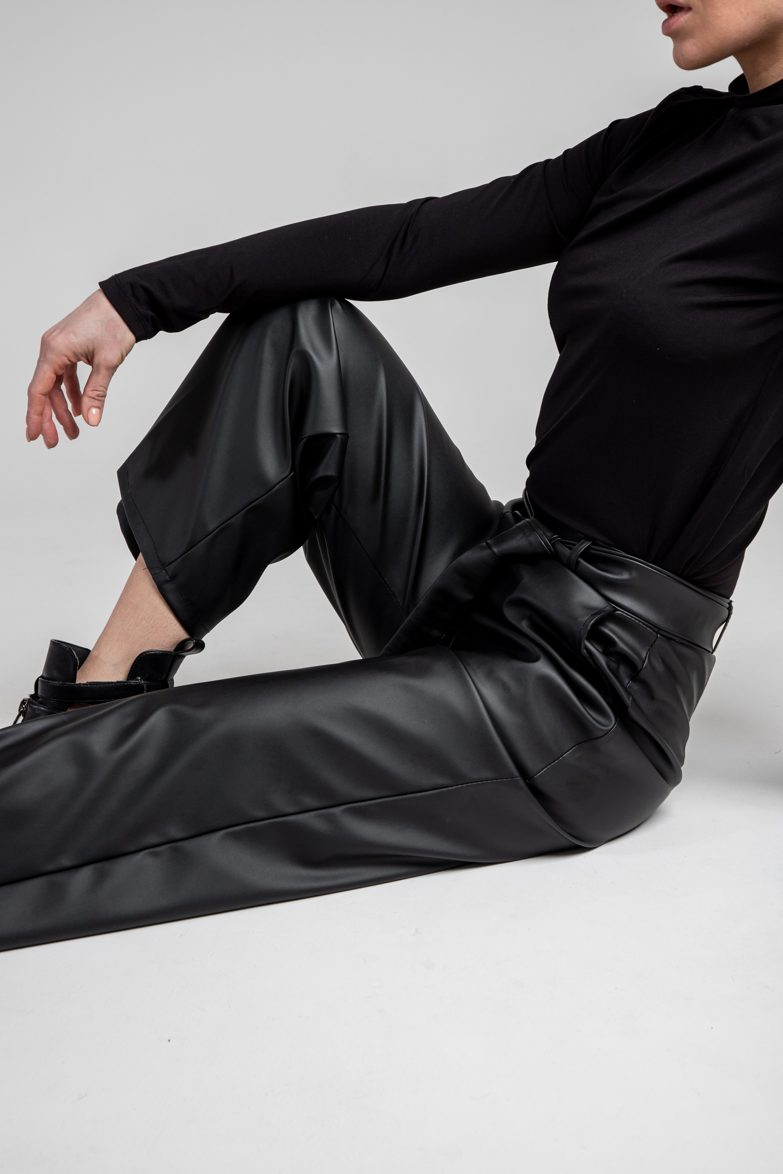 Брюки. Фотограф Денис Лесковский (Тюмень)