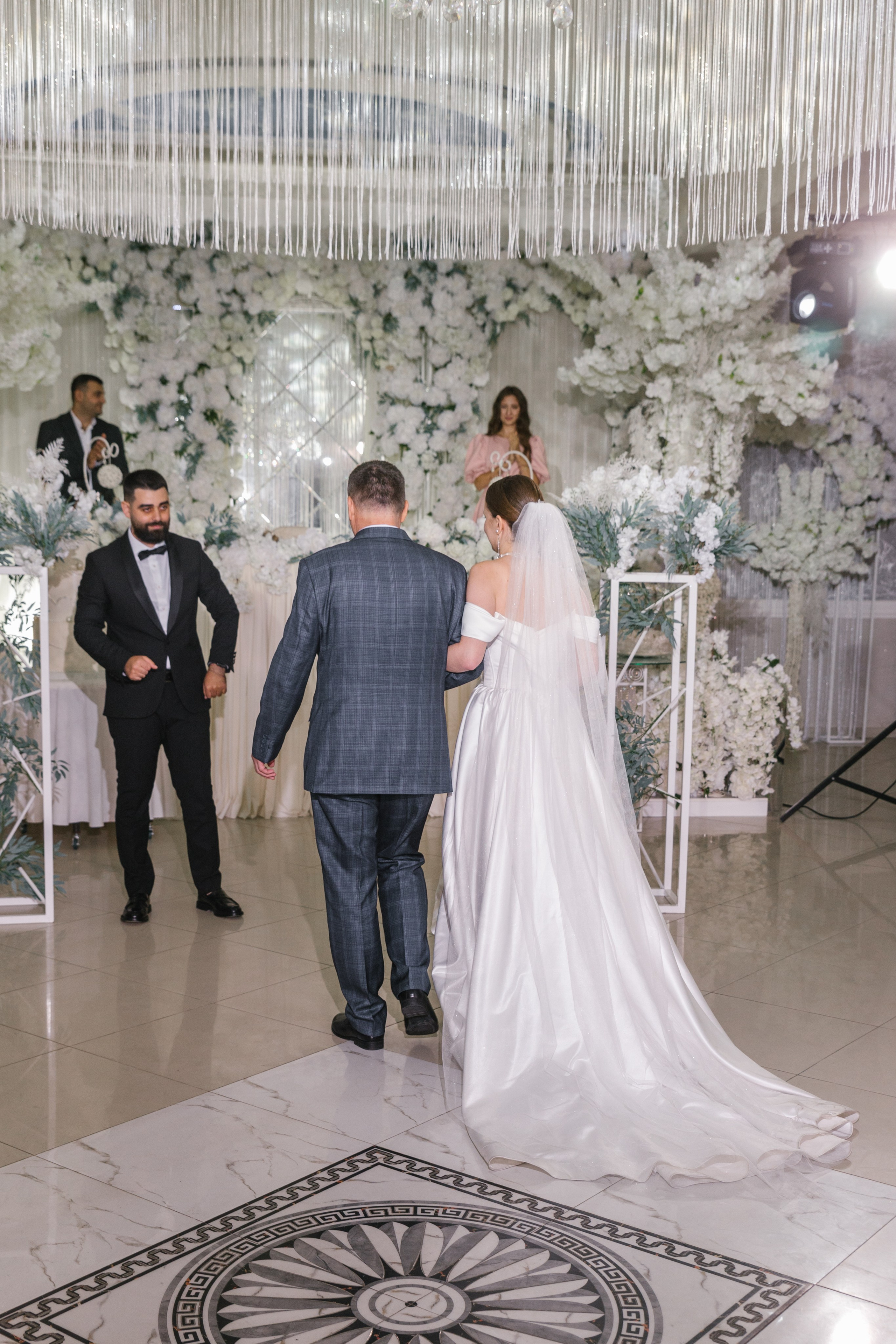 Владислав и Диана. Свадебный фотограф в Пятигорске и КМВ Софья Аджикеримова