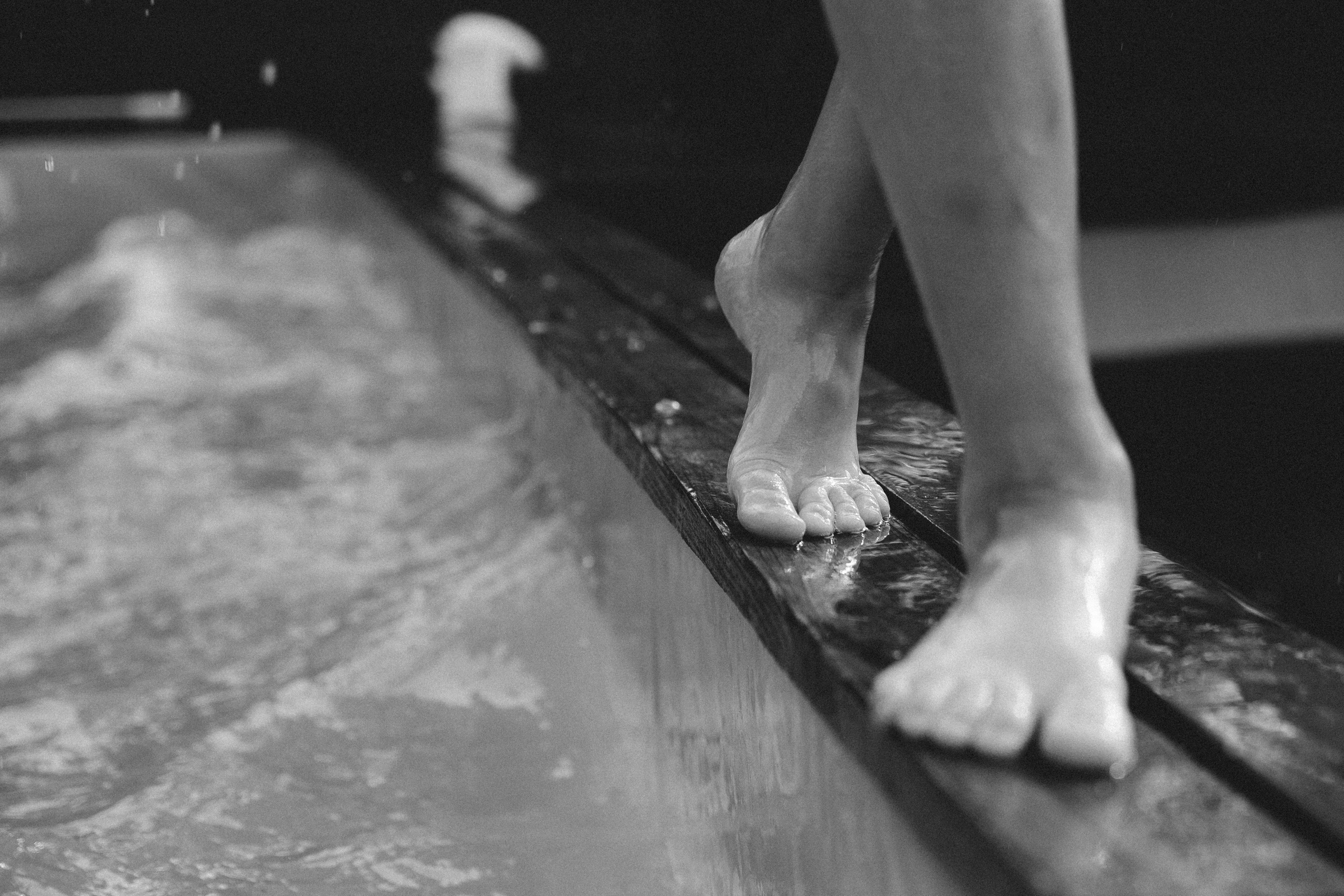 Фотосессия детского отдыха у бассейна. Александр Чернин. Семейный и событийный фотограф