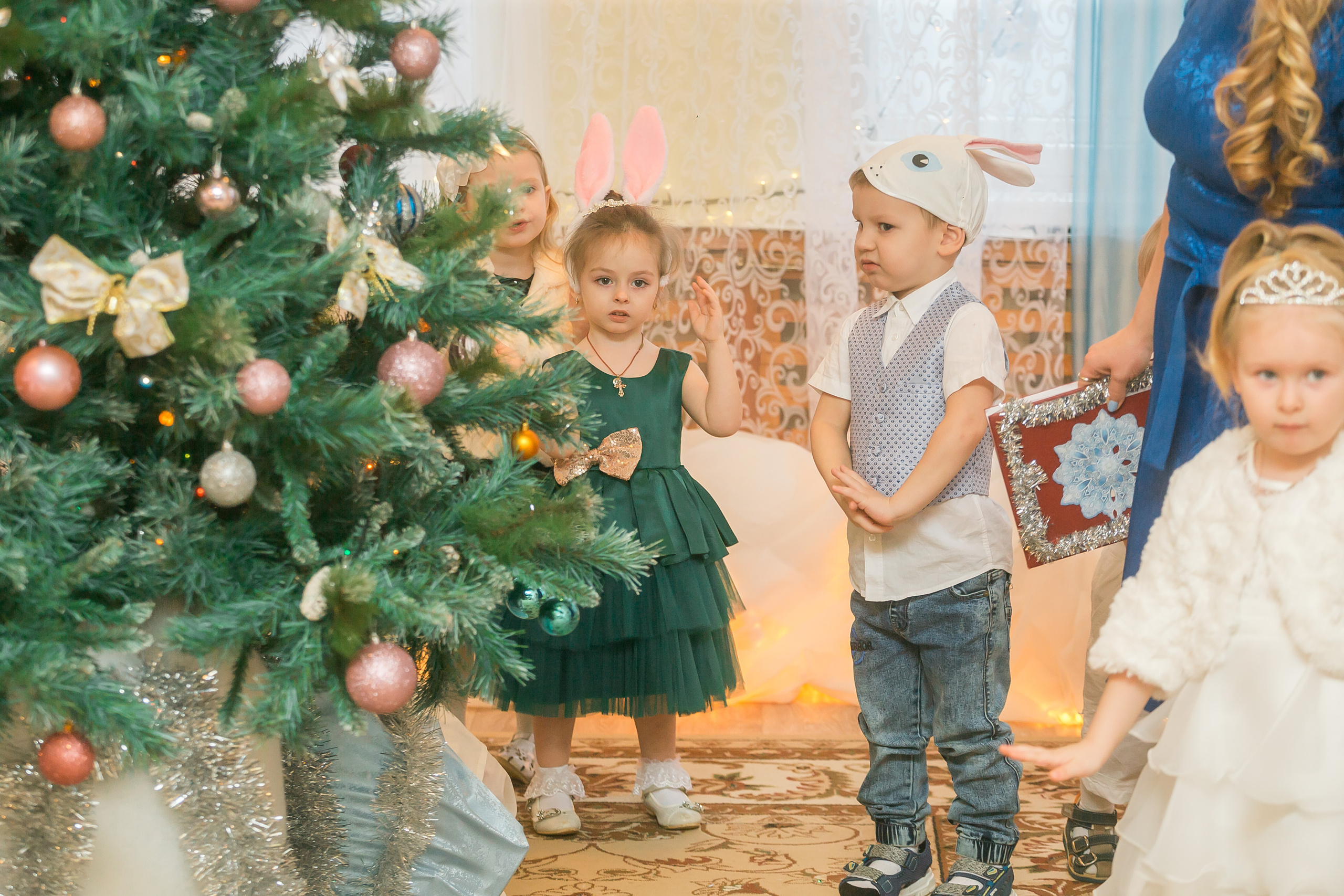 Новогодний утренник в младшей группе. Фотографиня Мария Дикова