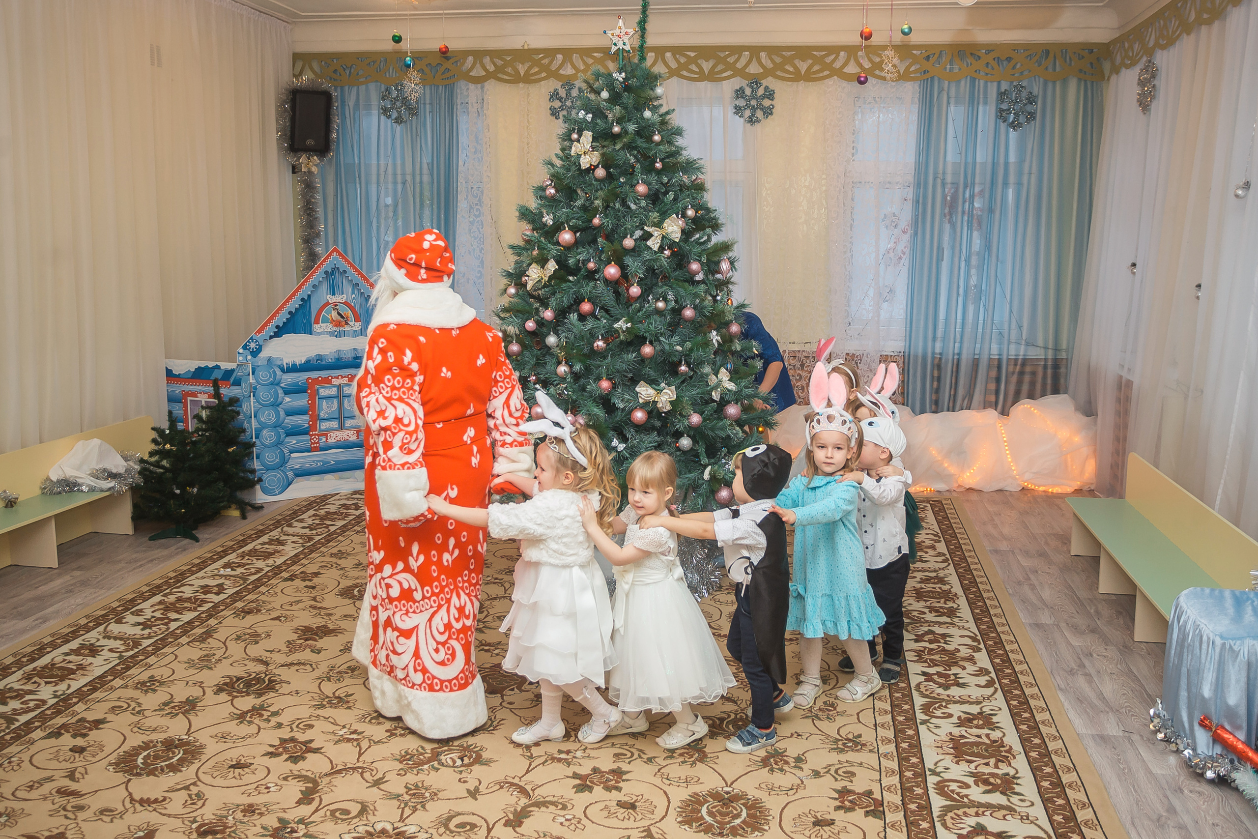 Новогодний утренник в младшей группе. Фотографиня Мария Дикова