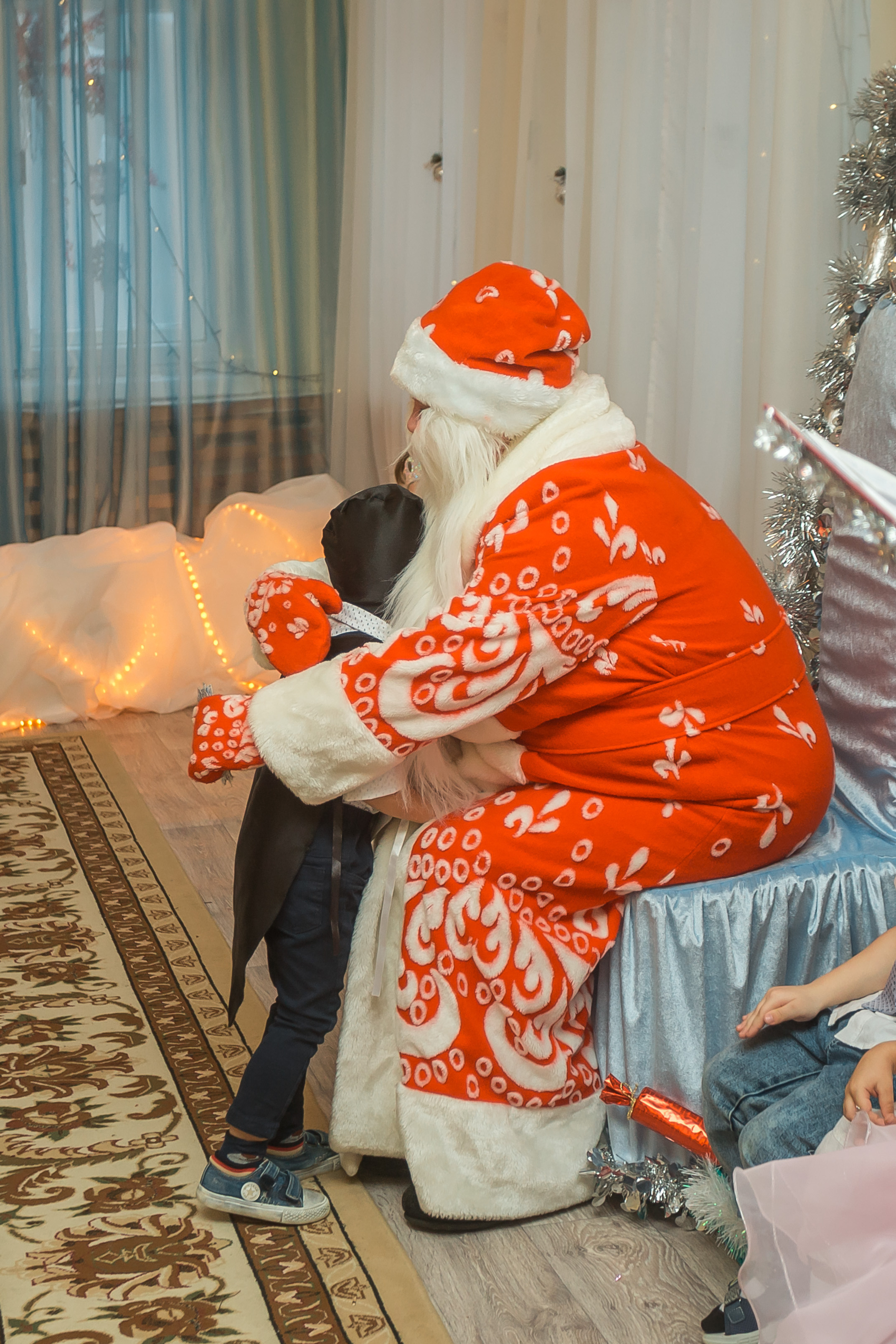Новогодний утренник в младшей группе. Фотографиня Мария Дикова