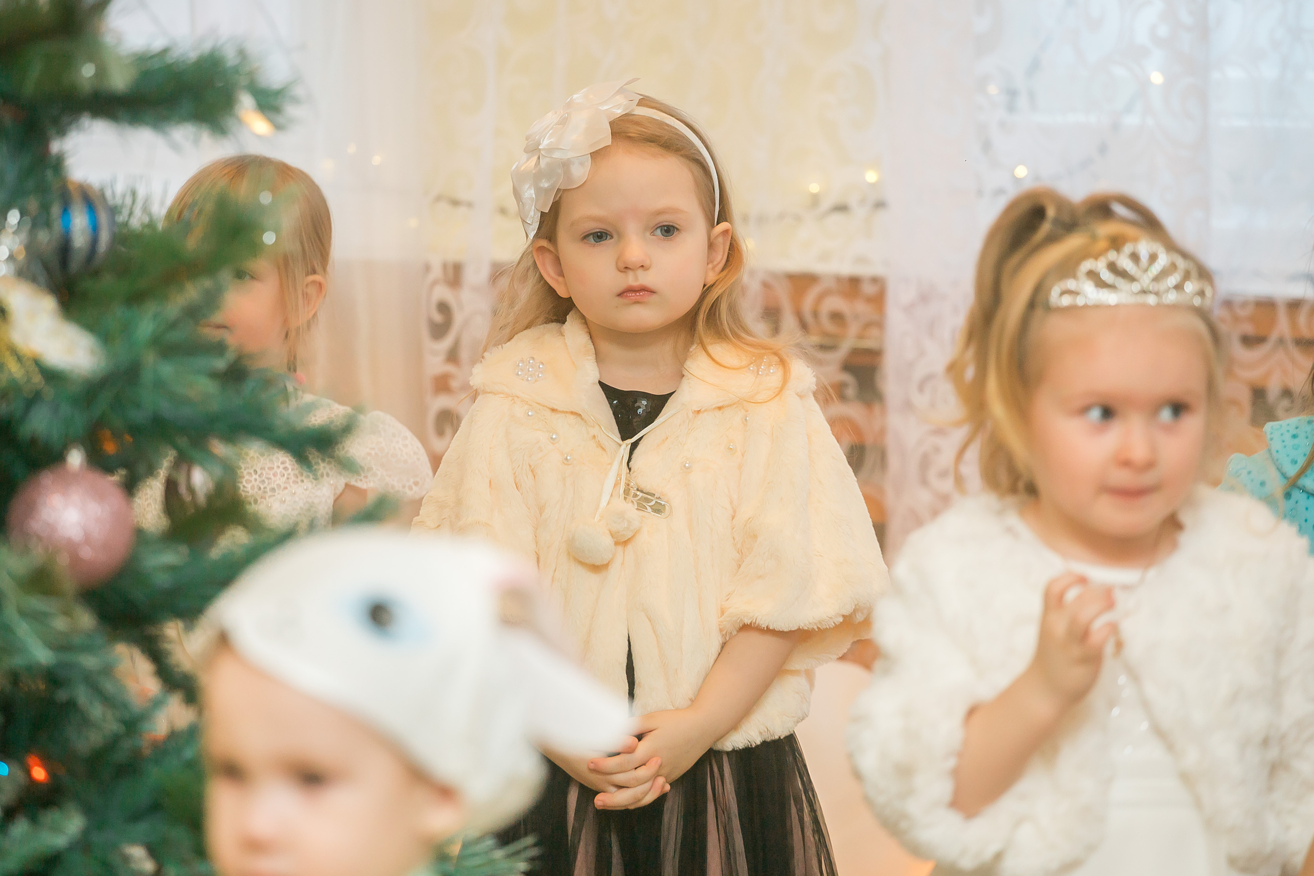 Новогодний утренник в младшей группе. Фотографиня Мария Дикова