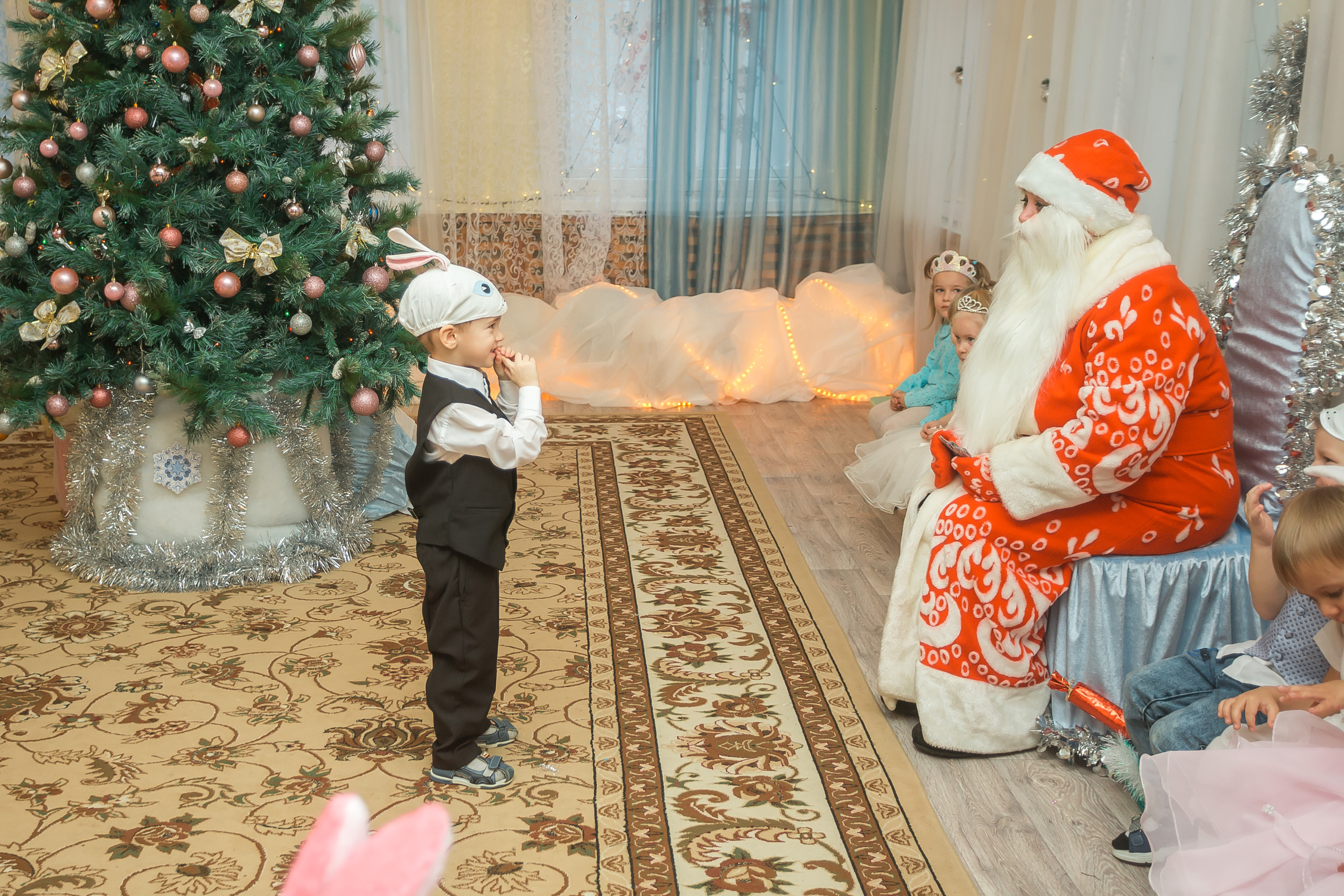 Новогодний утренник в младшей группе. Фотографиня Мария Дикова