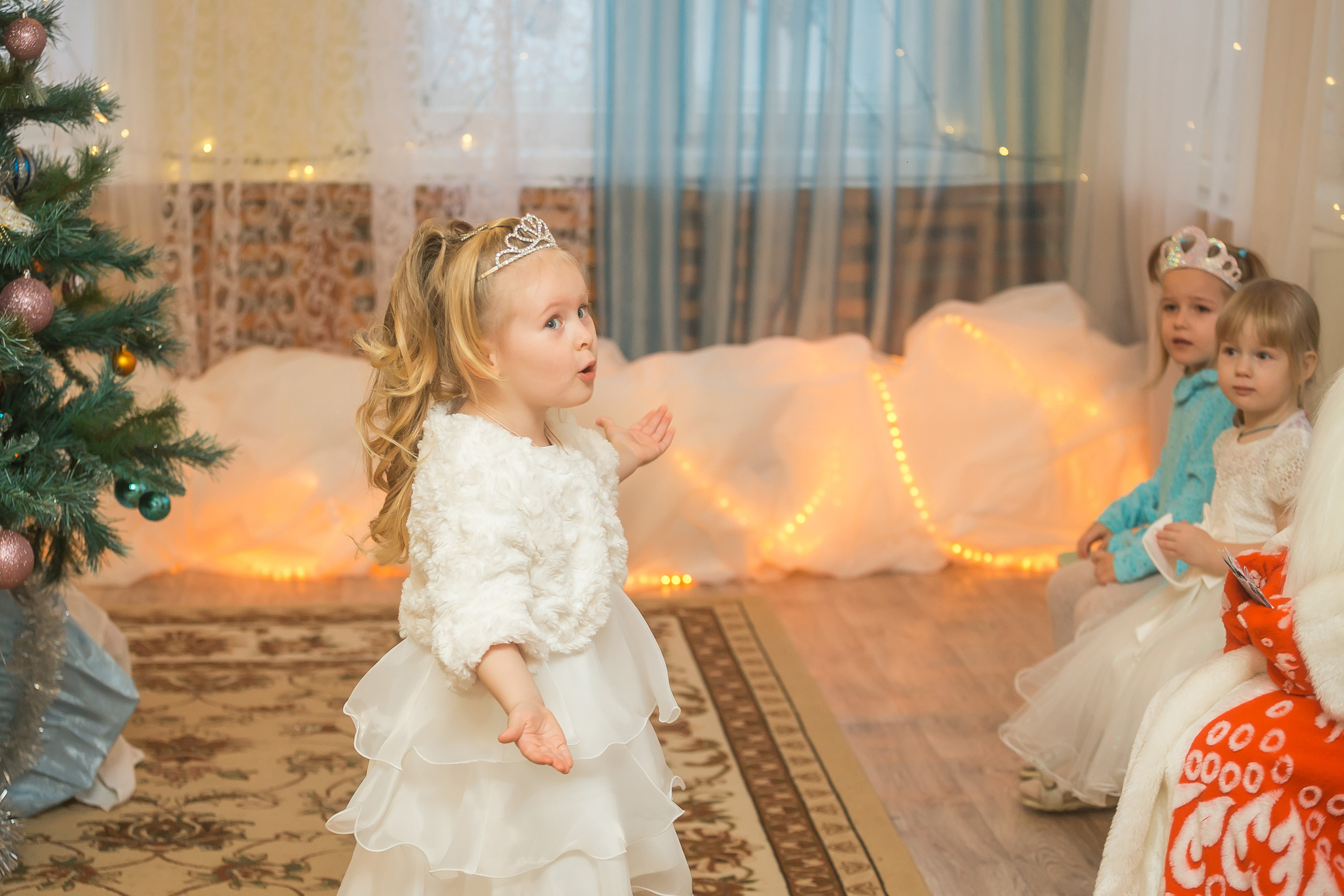 Новогодний утренник в младшей группе. Фотографиня Мария Дикова