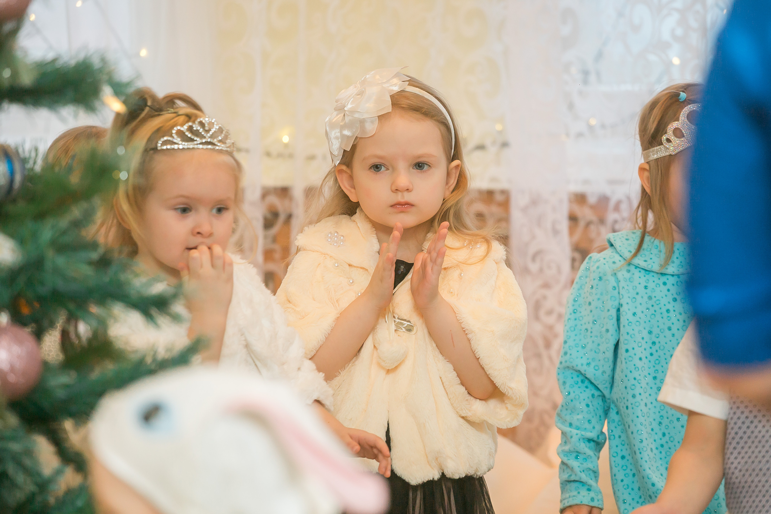 Новогодний утренник в младшей группе. Фотографиня Мария Дикова