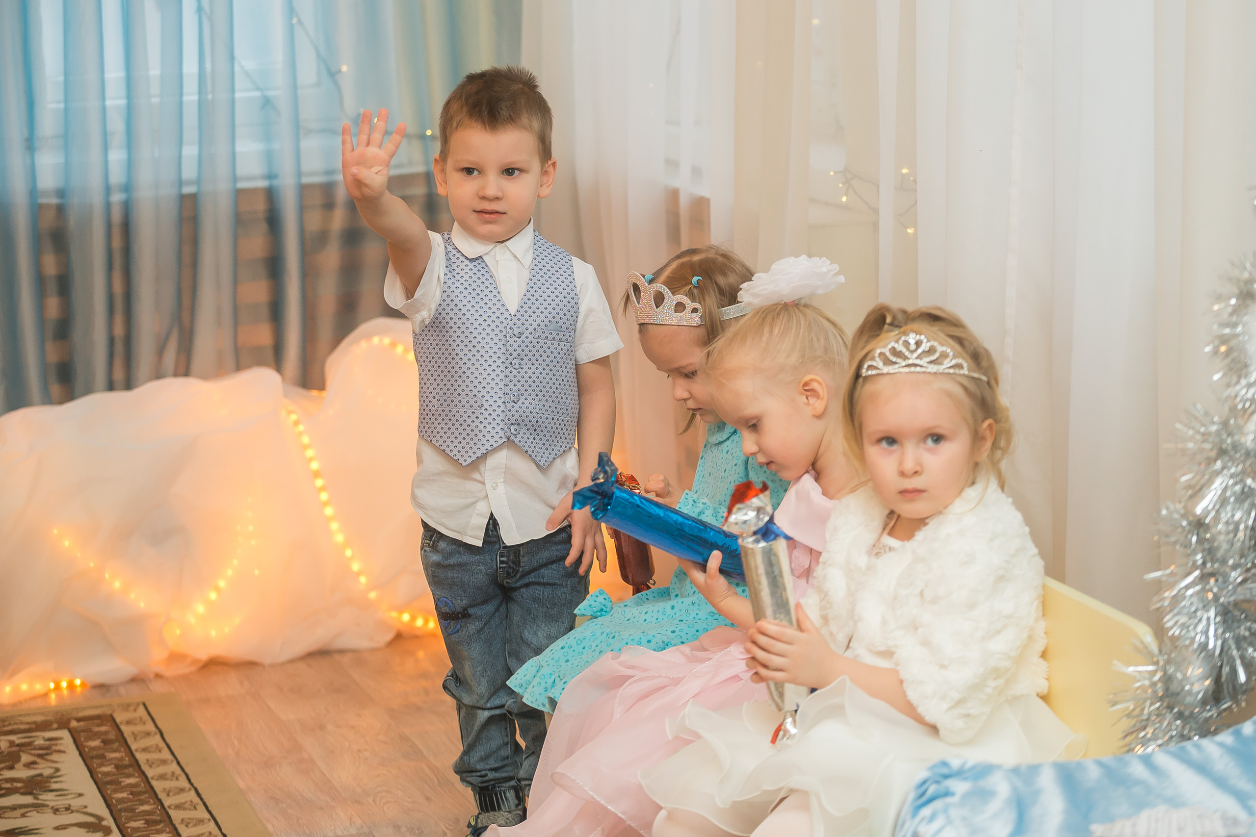 Новогодний утренник в младшей группе. Фотографиня Мария Дикова