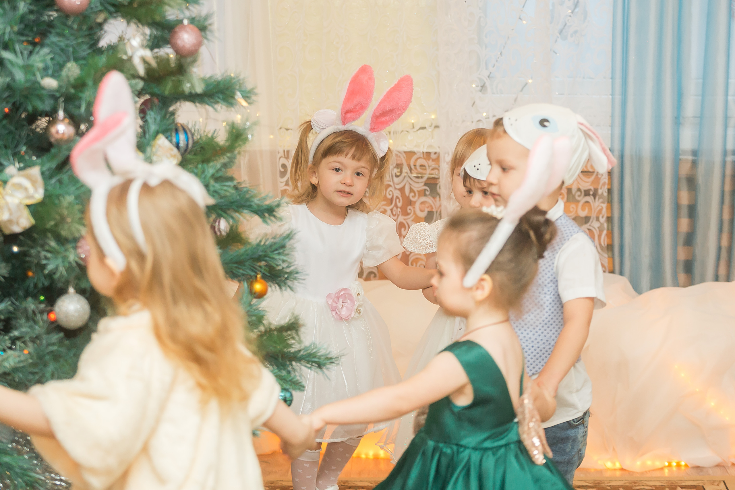 Новогодний утренник в младшей группе. Фотографиня Мария Дикова