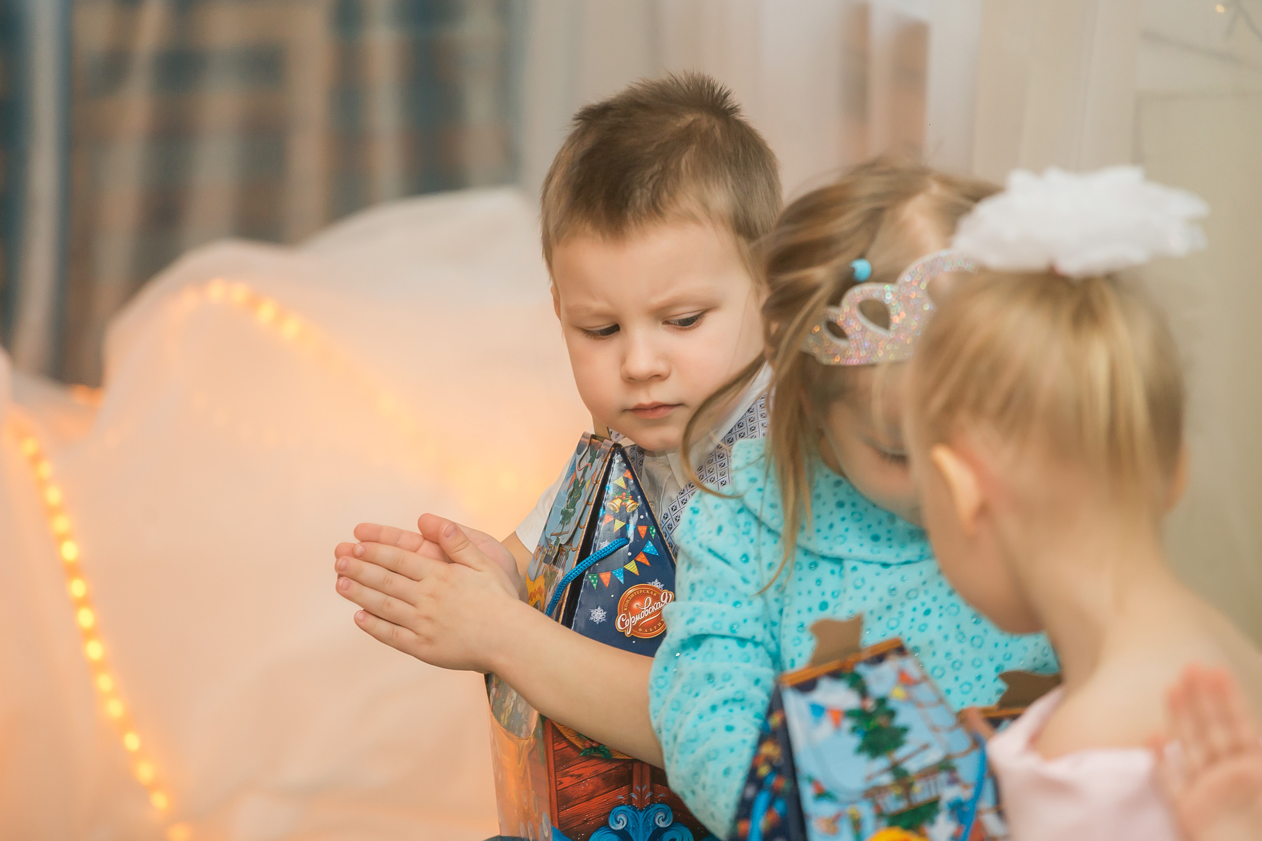 Новогодний утренник в младшей группе. Фотографиня Мария Дикова