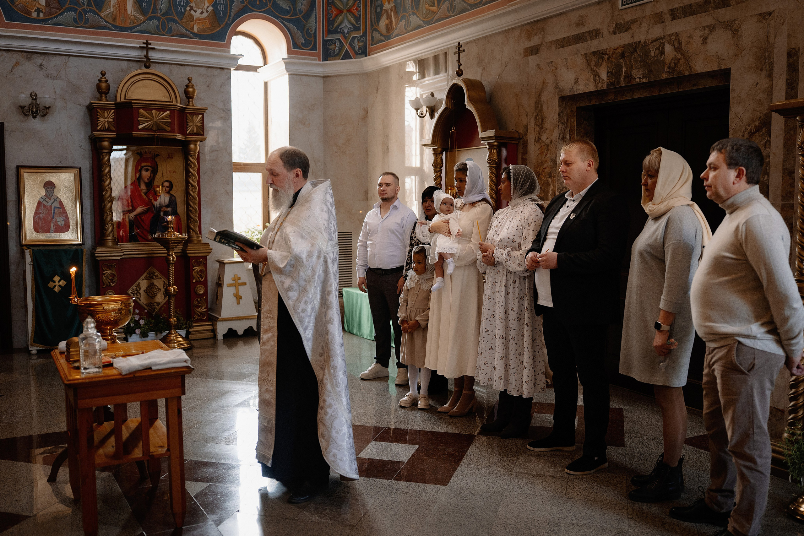 Таинство крещения Снежаны. Фотограф на Крещение и Венчание в Красноярске Рамазанова Юлия