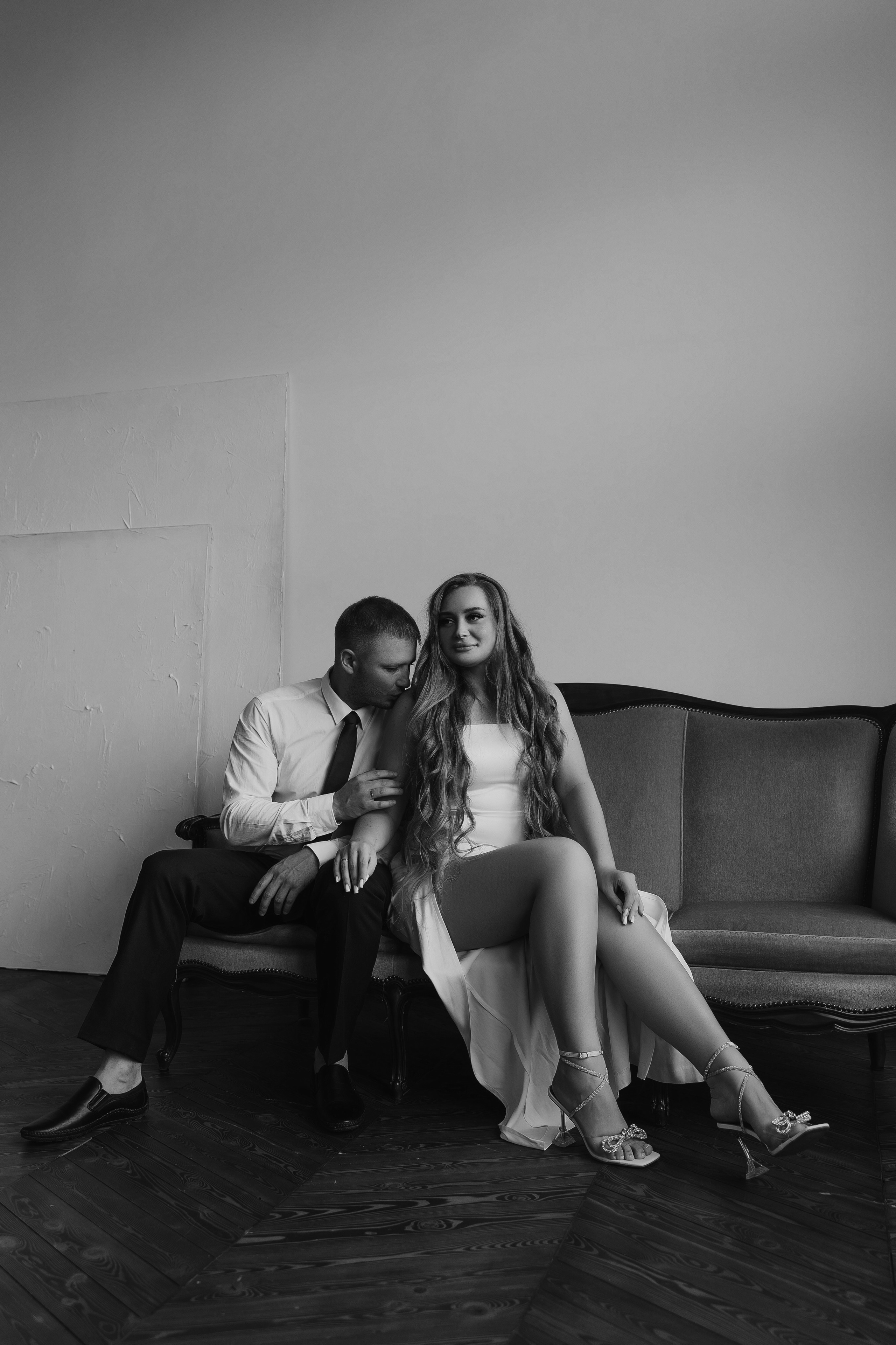 Wedding photoshoot in the studio. Your photographer in Busan (South Korea) Aleksandra Anufriy