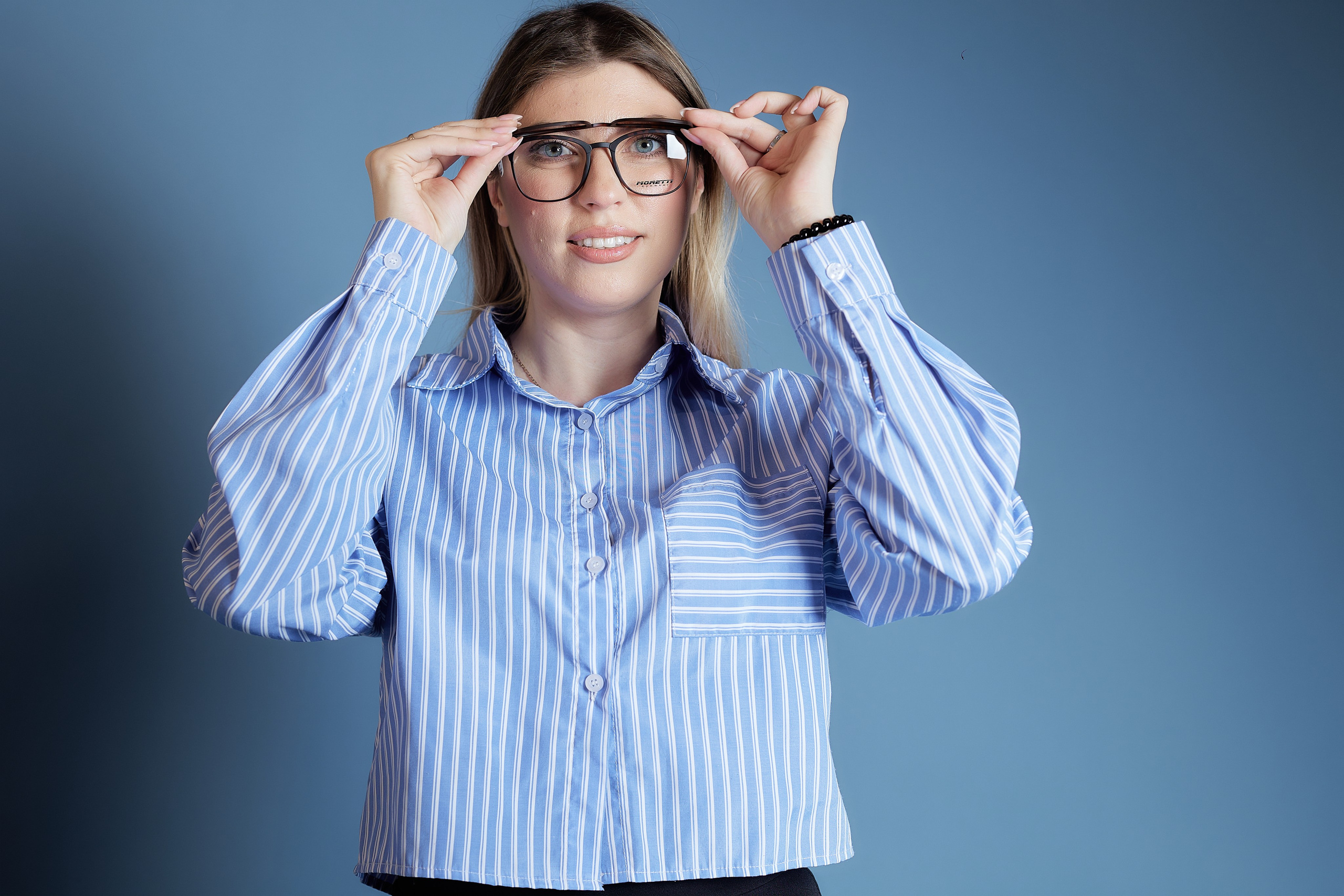 Бизнес съёмка для Оптик Маркет. Виктория Ларина — Портретный профессиональный фотограф в Иркутске