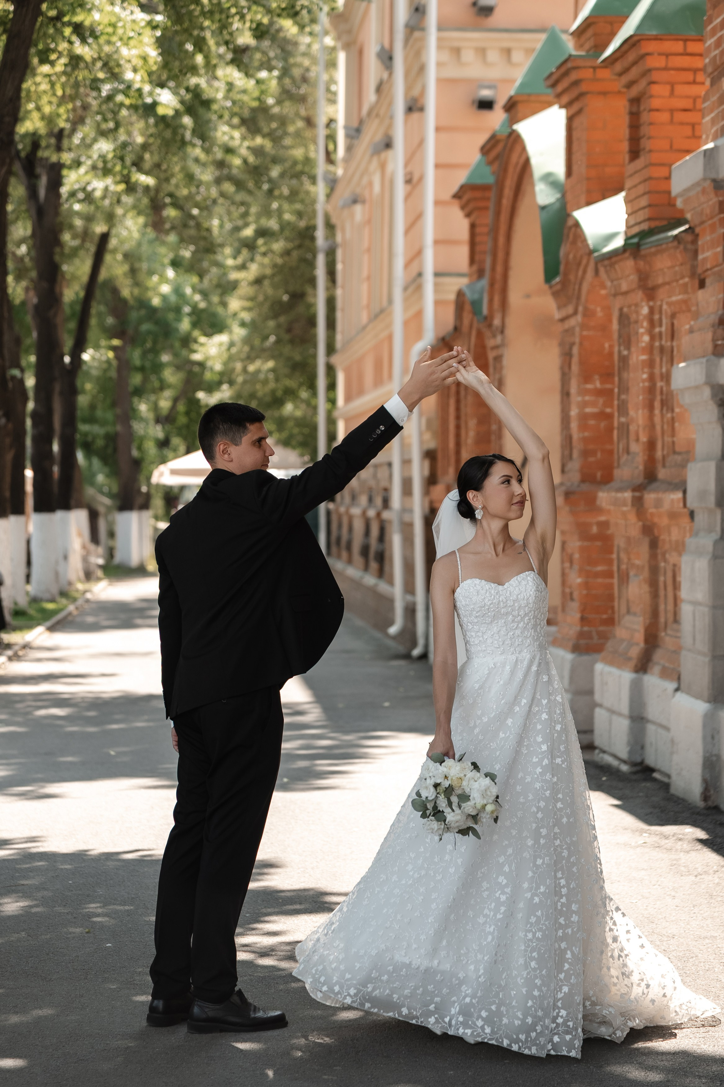 Советская площадь (Пушкина, 95). Свадебный фотограф в Уфе Лилия Сова