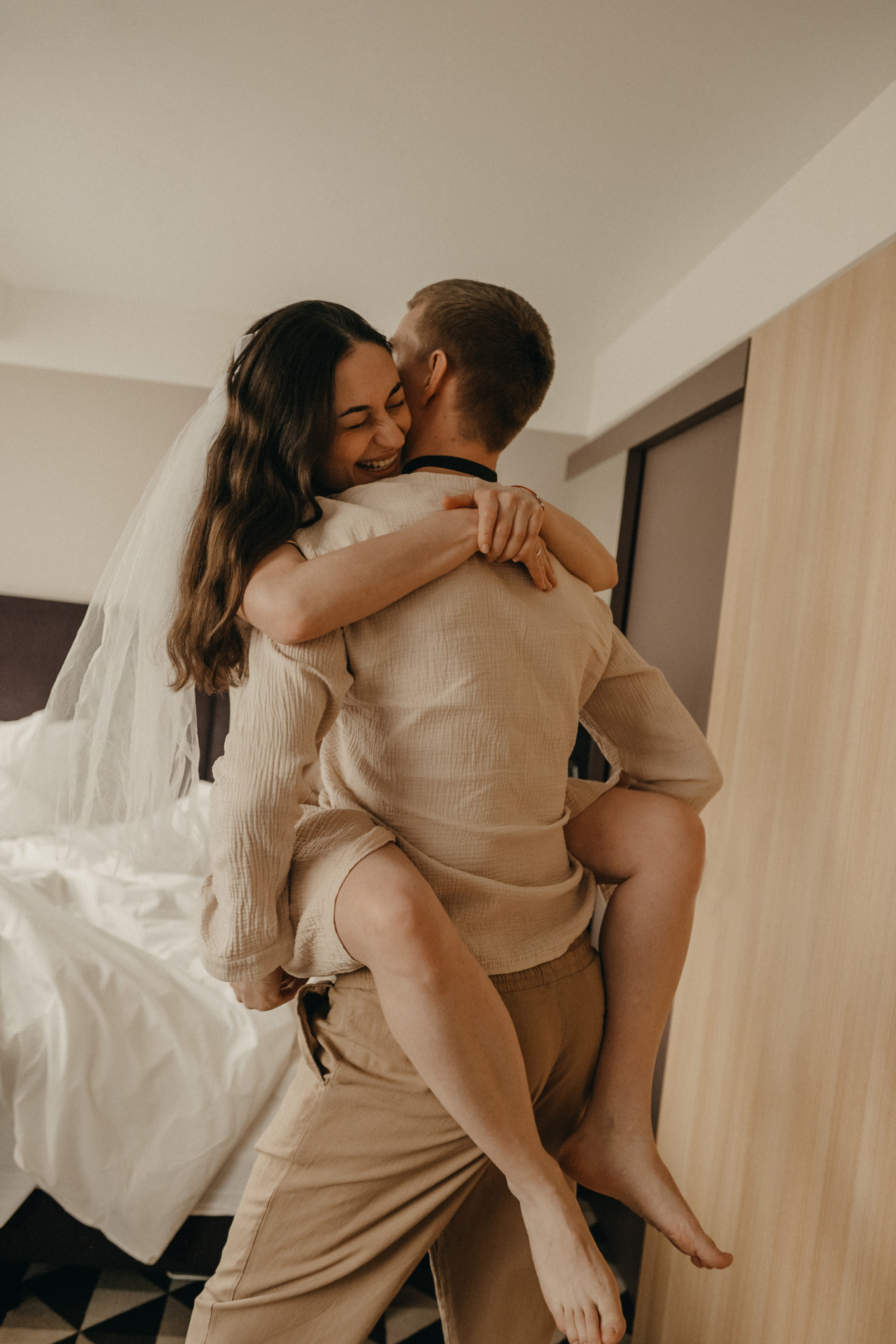 Номер на двоих. Гаврилова Настя семейный фотограф lifestyle в Москве