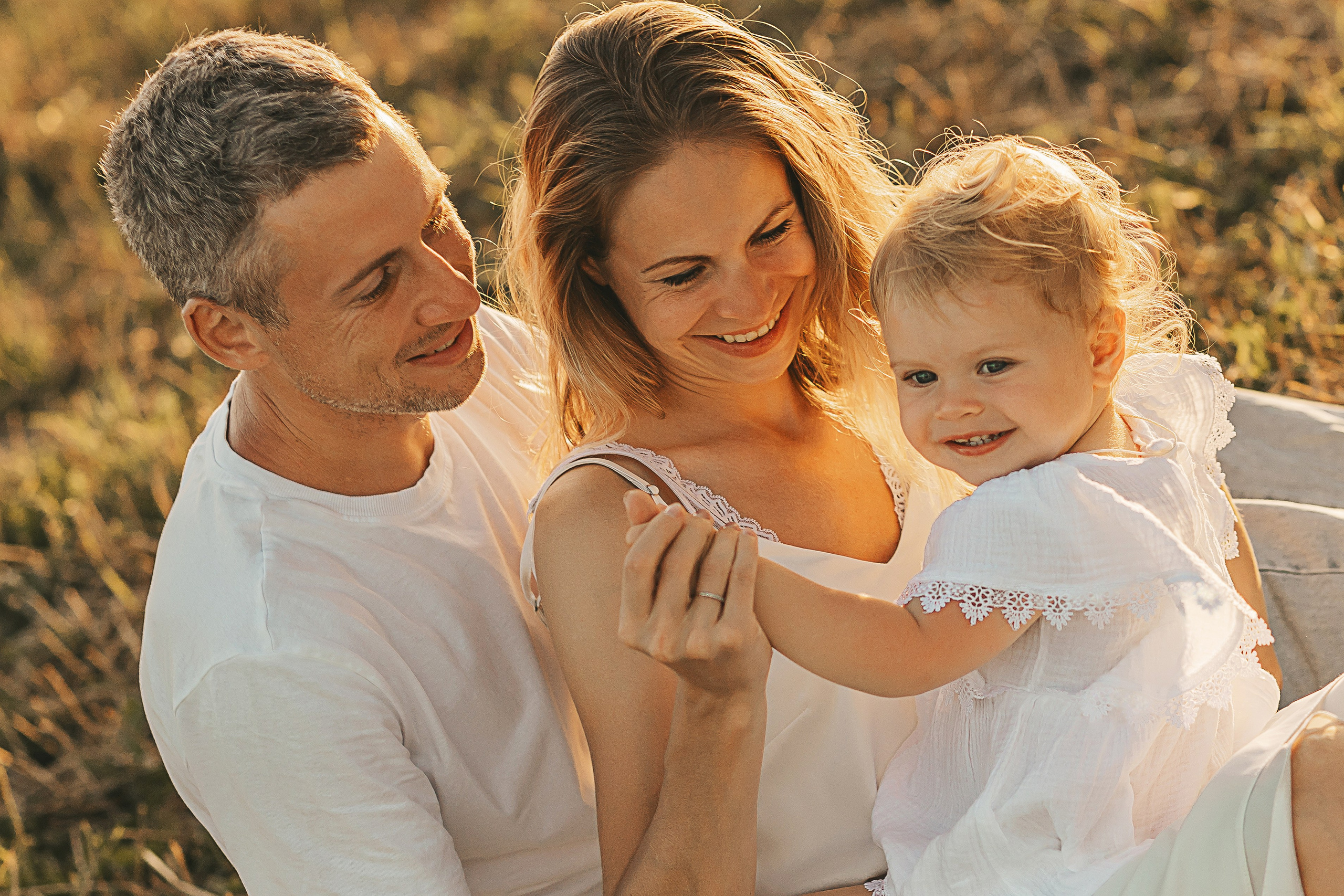 Фотосессия в поле со стогами. Семейный и женский фотограф в Москве Надежда Воробьева